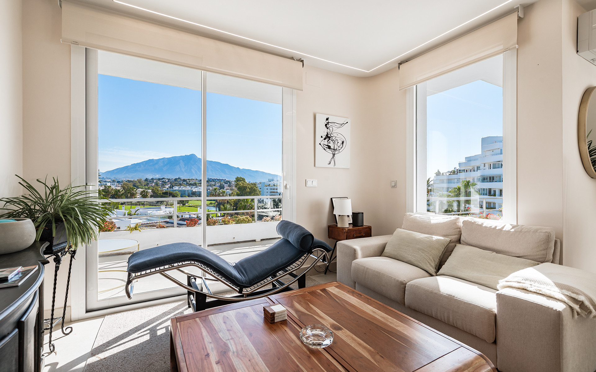 3 bedroom penthouse with views to the sea, the mountains and the golf course in San Pedro de Alcantara