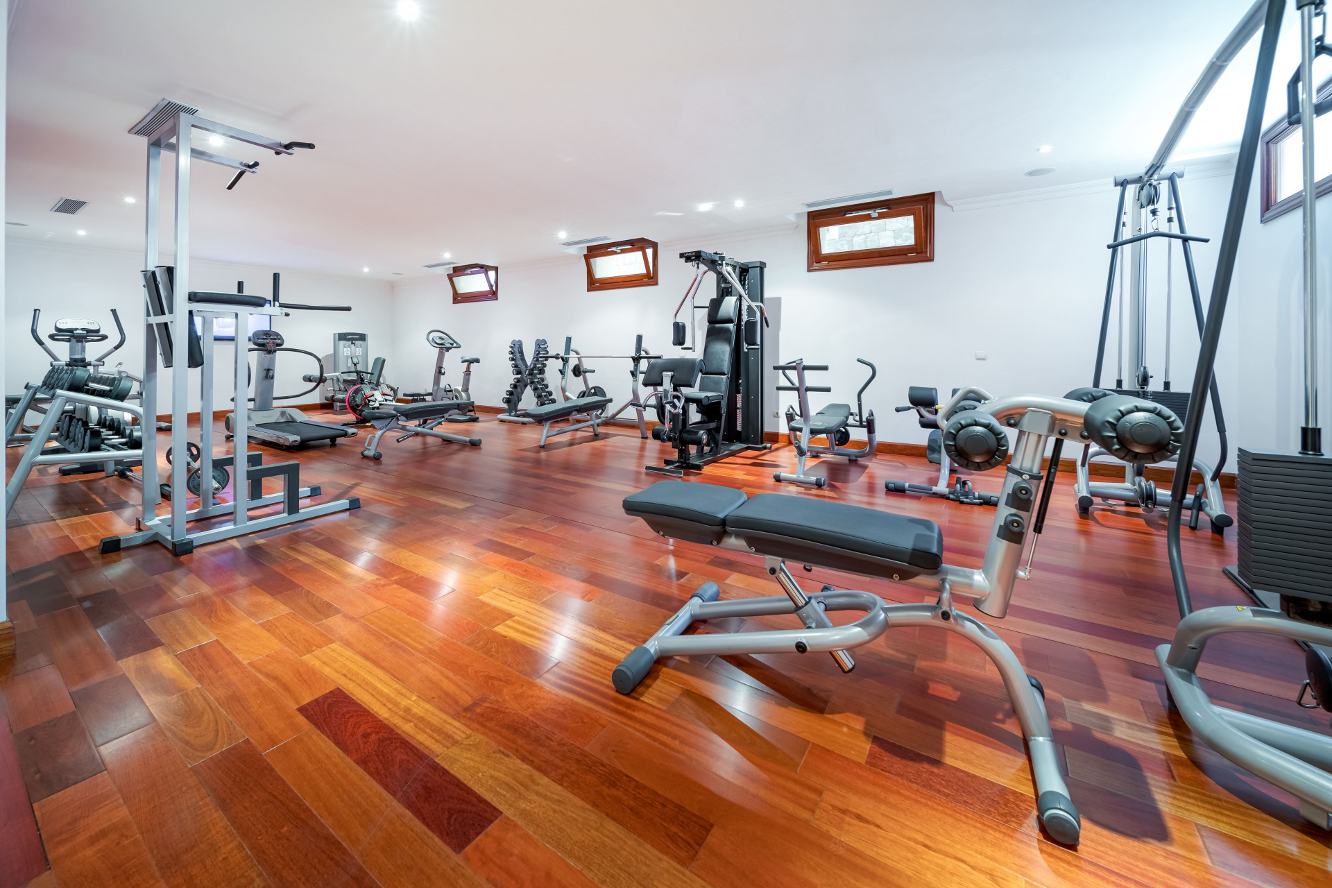 Exclusive 8-bedroom beachside Villa in Guadalmina Baja in San Pedro de Alcantara