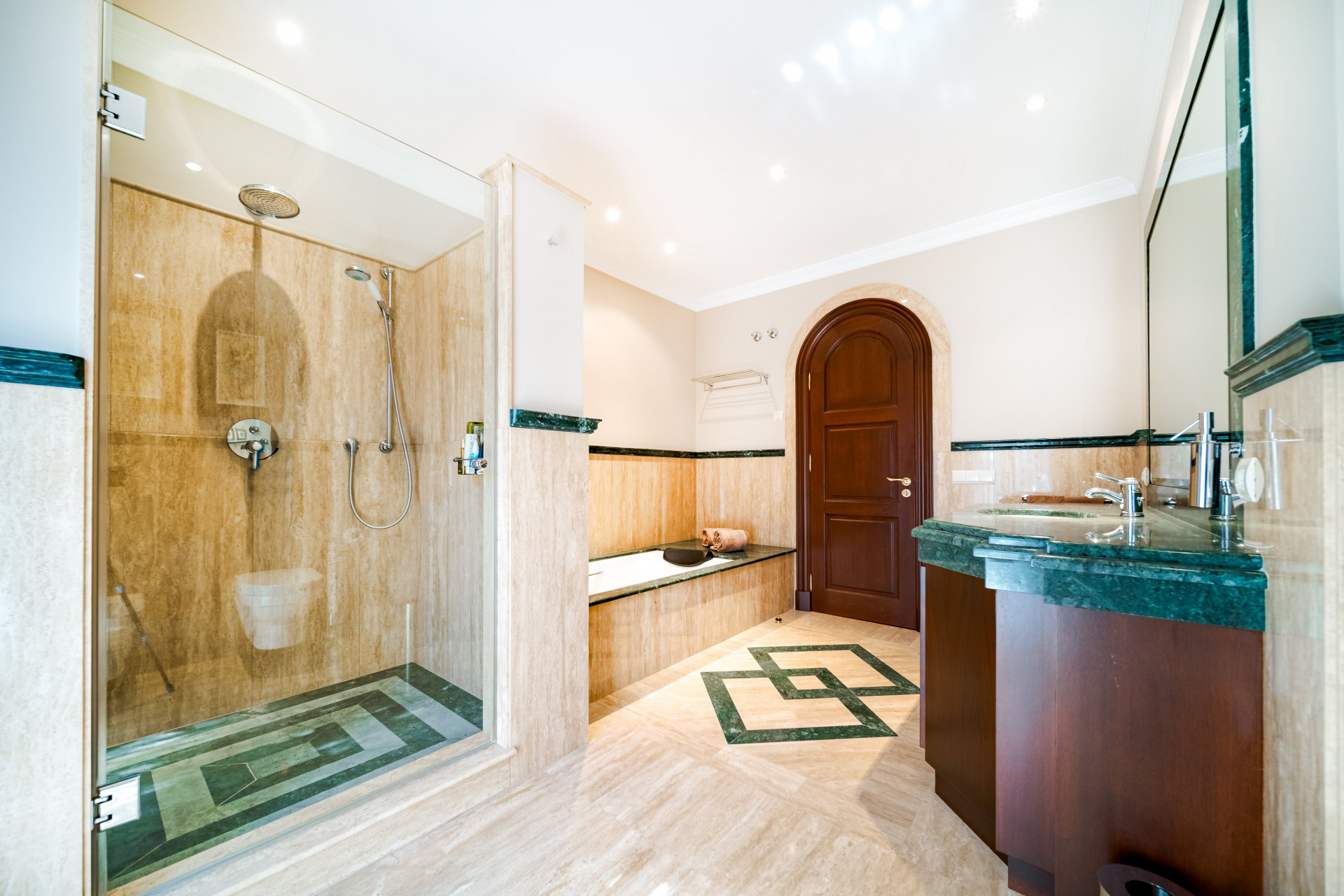 Exclusive 8-bedroom beachside Villa in Guadalmina Baja in San Pedro de Alcantara