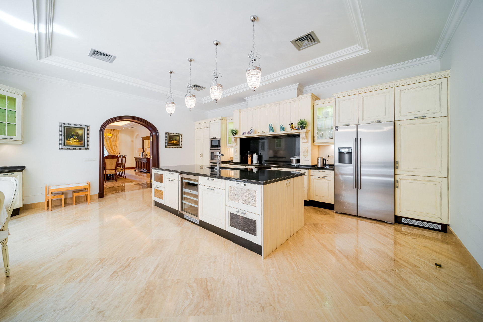 Exclusive 8-bedroom beachside Villa in Guadalmina Baja in San Pedro de Alcantara