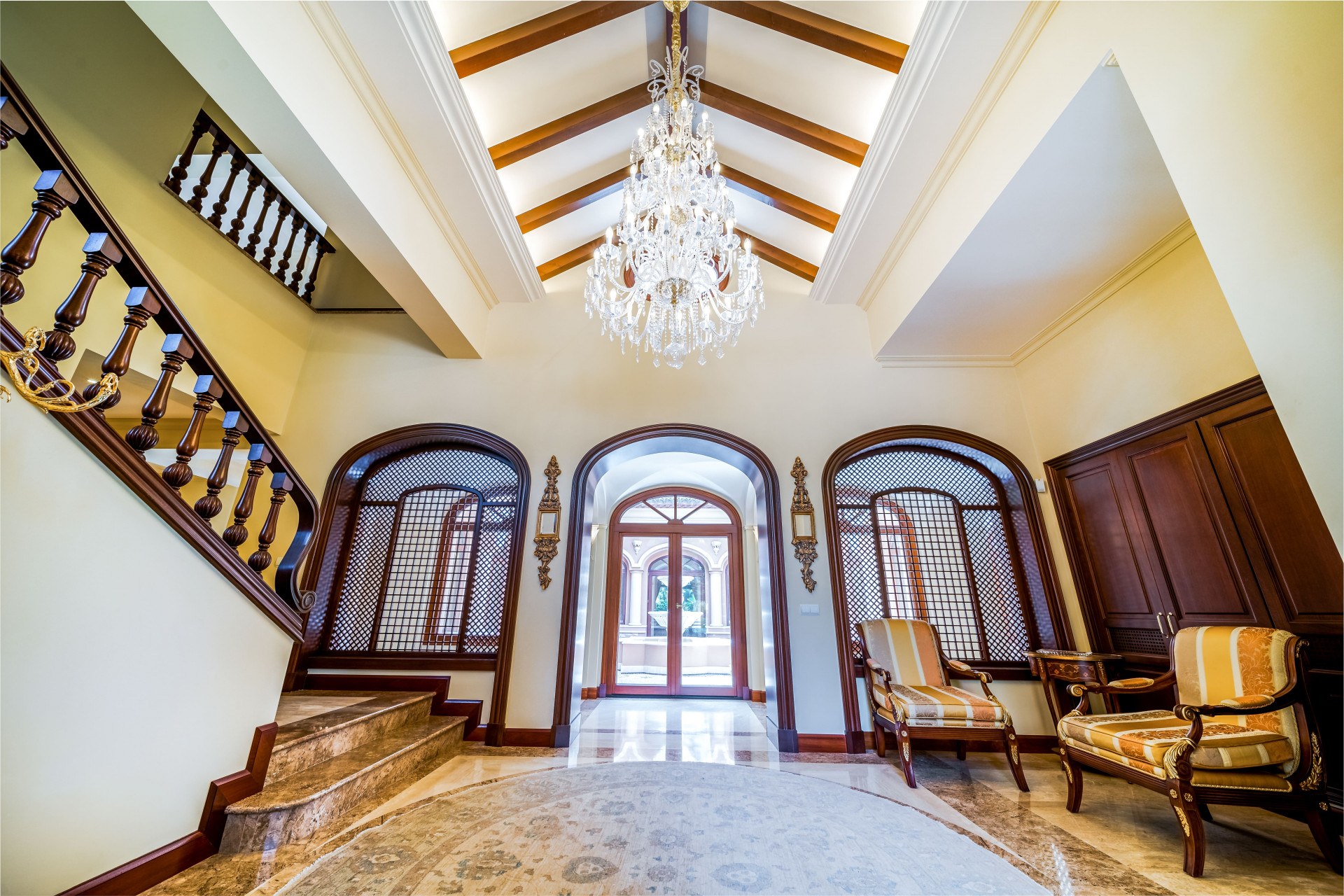 Exclusive 8-bedroom beachside Villa in Guadalmina Baja in San Pedro de Alcantara