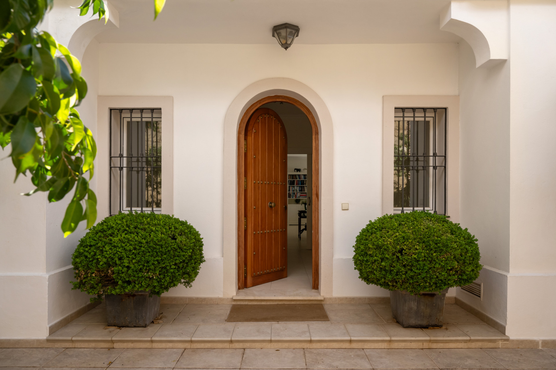 Andalusion style villa with La Quinta golf and sea vieuws in Benahavis