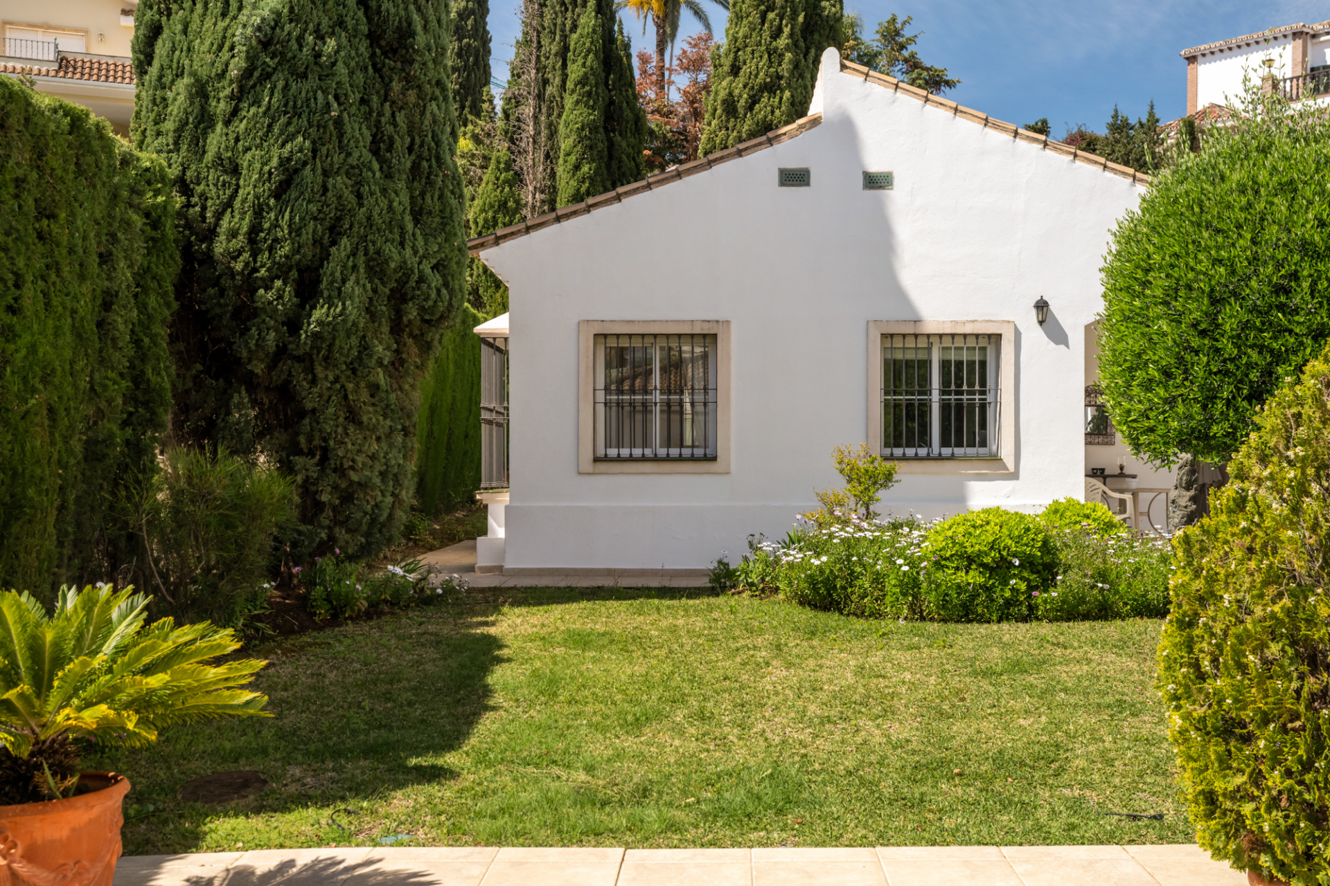 Andalusion style villa with La Quinta golf and sea vieuws in Benahavis