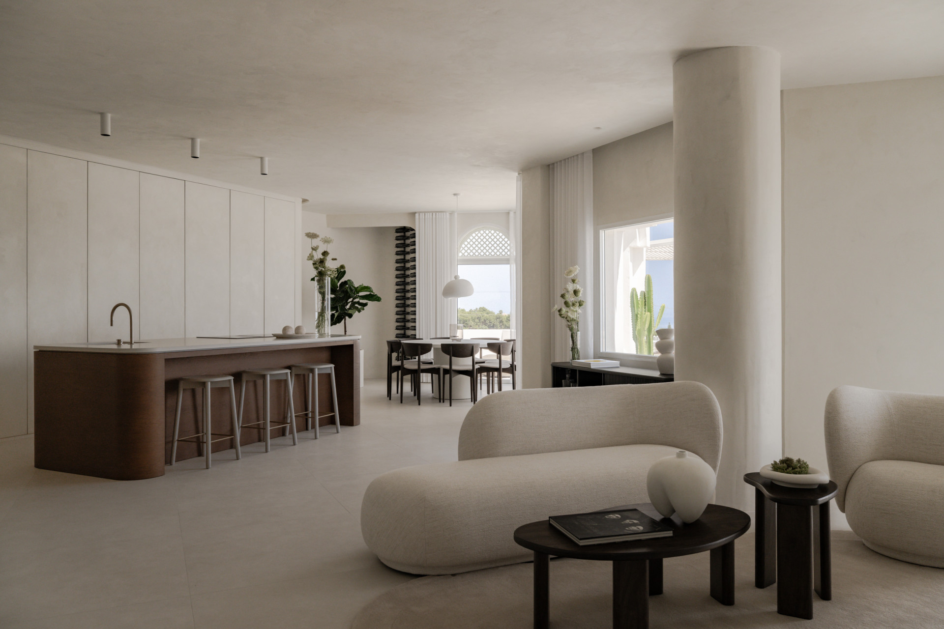 Duplex penthouse with private pool, sea views, and prime Golden Mile location in Marbella Golden Mile