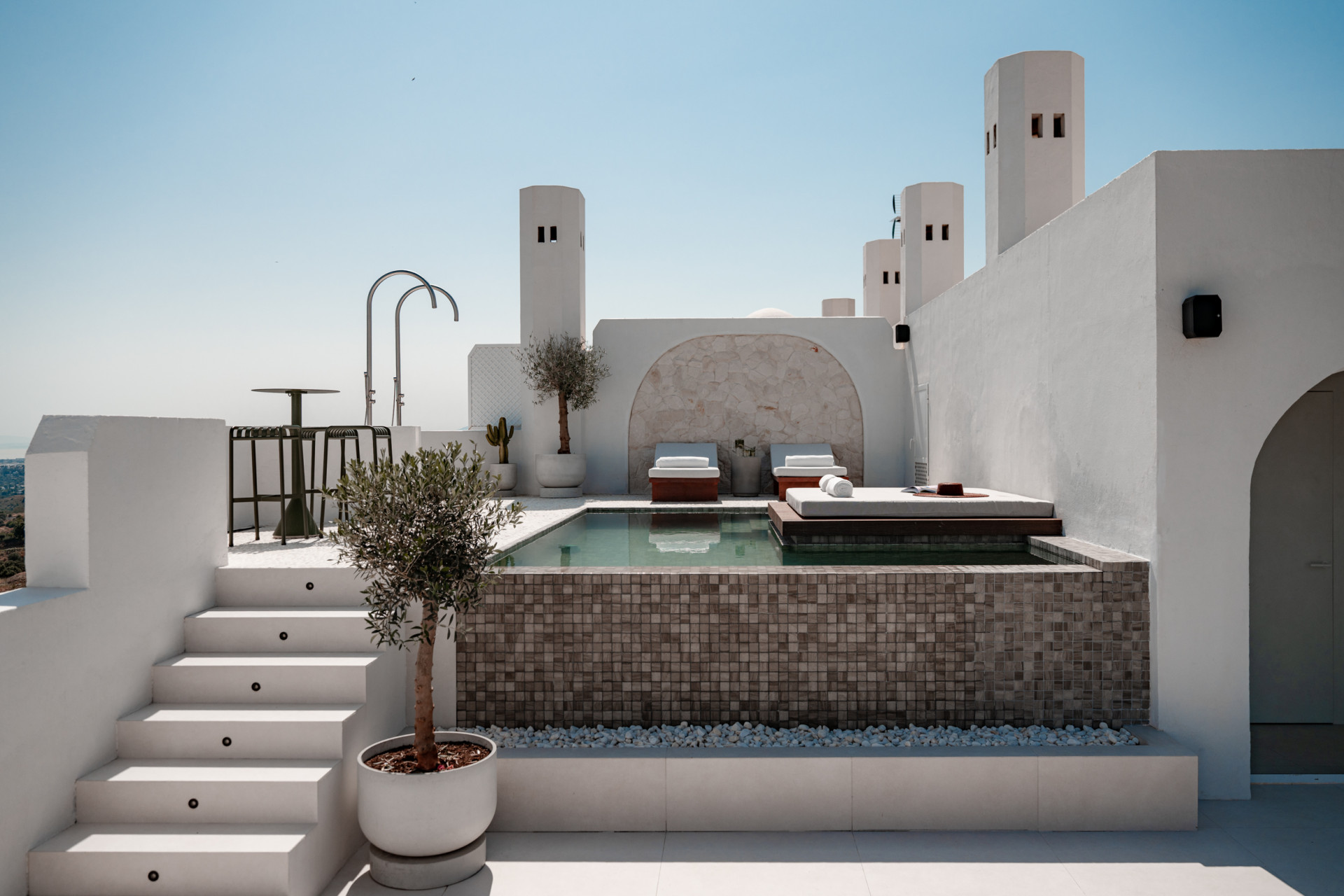 Duplex penthouse with private pool, sea views, and prime Golden Mile location in Marbella Golden Mile