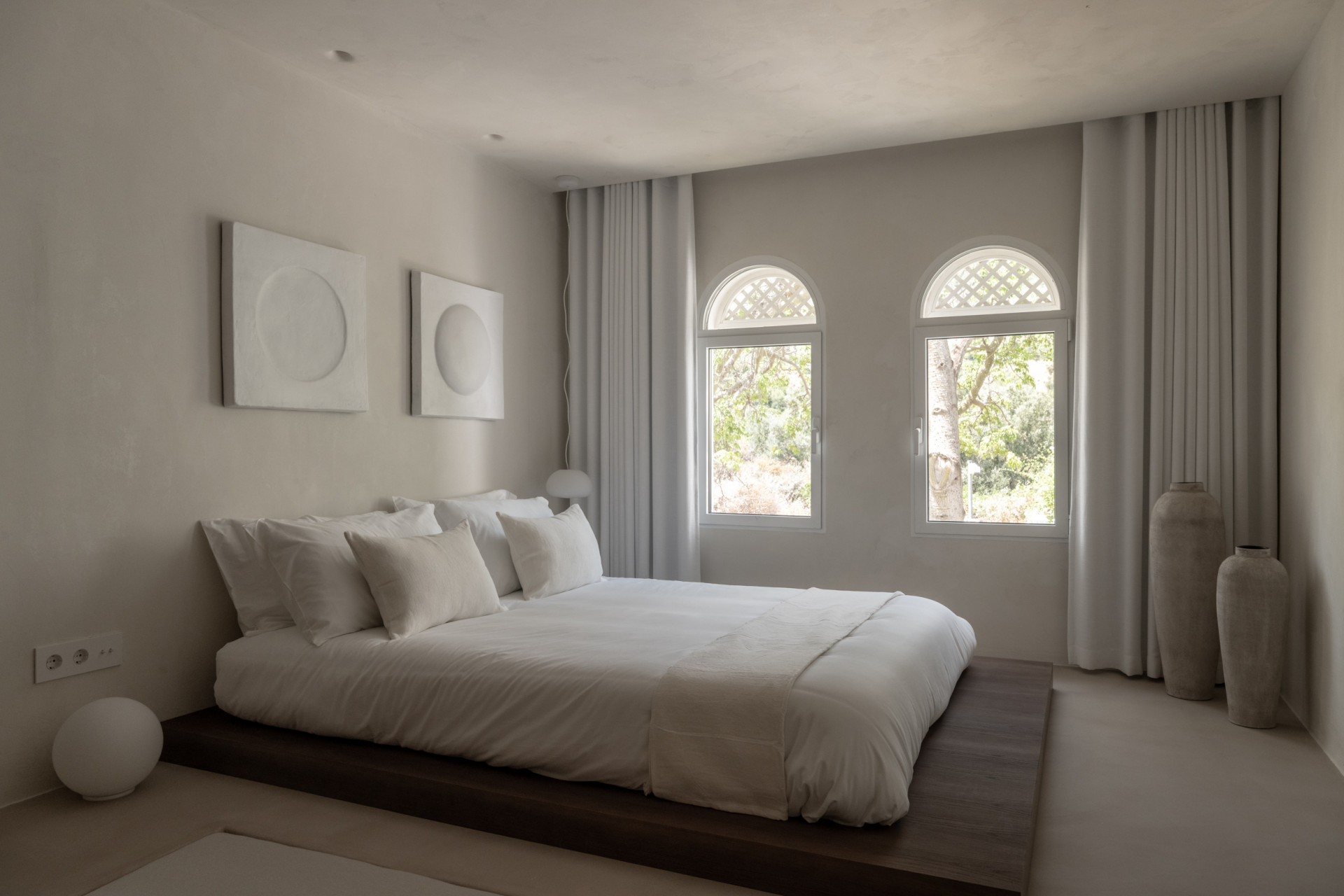 Duplex penthouse with private pool, sea views, and prime Golden Mile location in Marbella Golden Mile