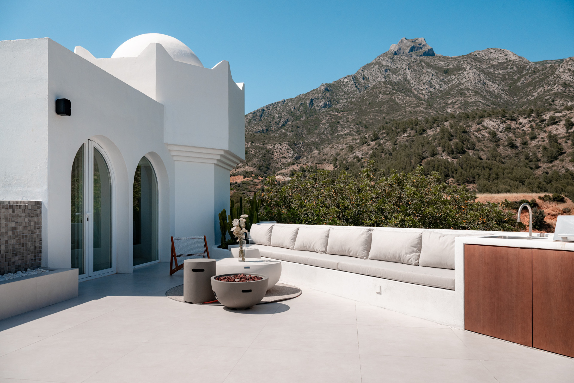 Duplex penthouse with private pool, sea views, and prime Golden Mile location in Marbella Golden Mile