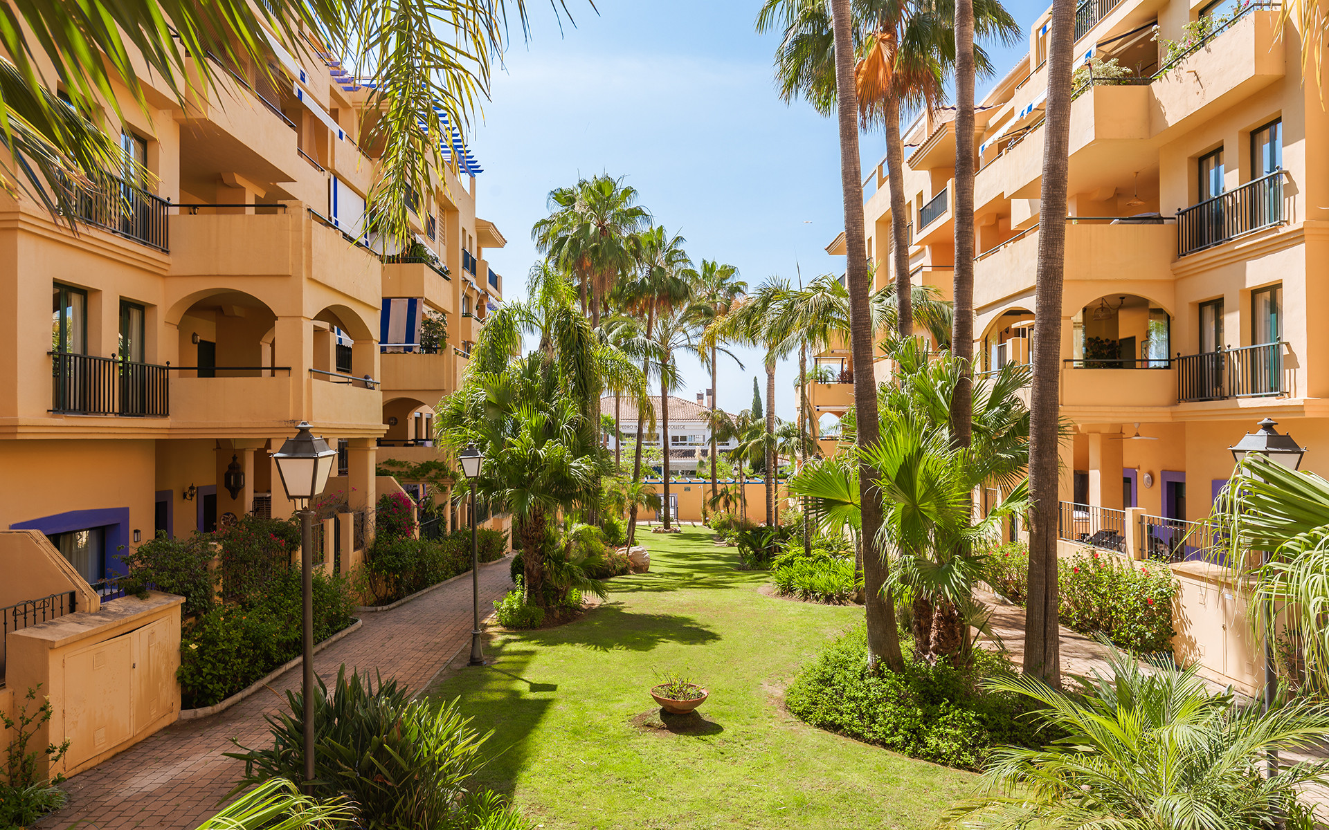 Stylish 4-Bedroom Beachside Apartment in San Pedro de Alcantara
