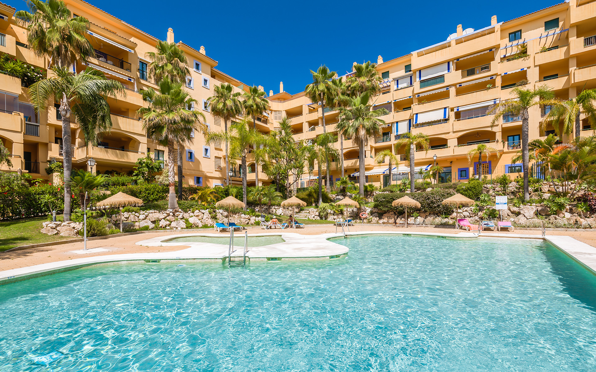 Stylish 4-Bedroom Beachside Apartment in San Pedro de Alcantara