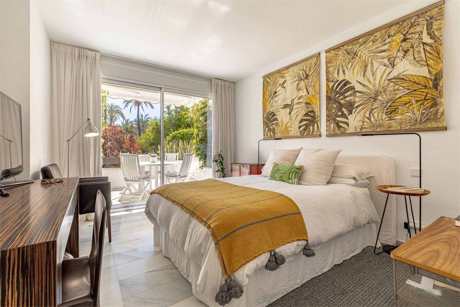 Appartement met directe toegang tot het zwembad in La Alcazaba Puerto Banús in Estepona