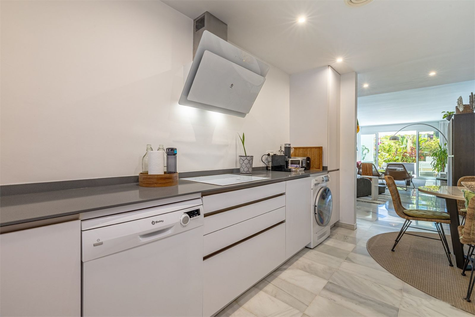 Appartement met directe toegang tot het zwembad in La Alcazaba Puerto Banús in Estepona