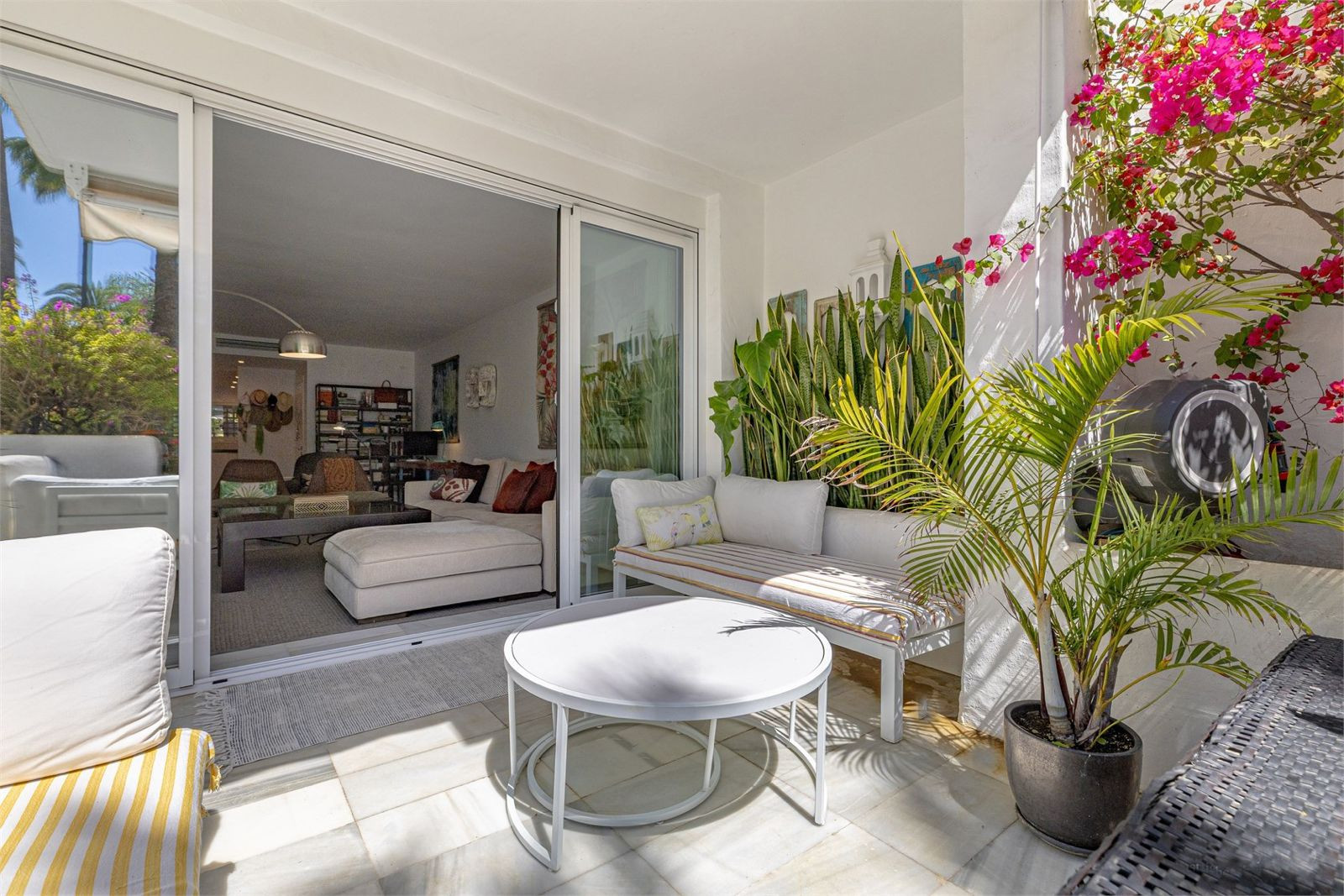 Appartement met directe toegang tot het zwembad in La Alcazaba Puerto Banús in Estepona