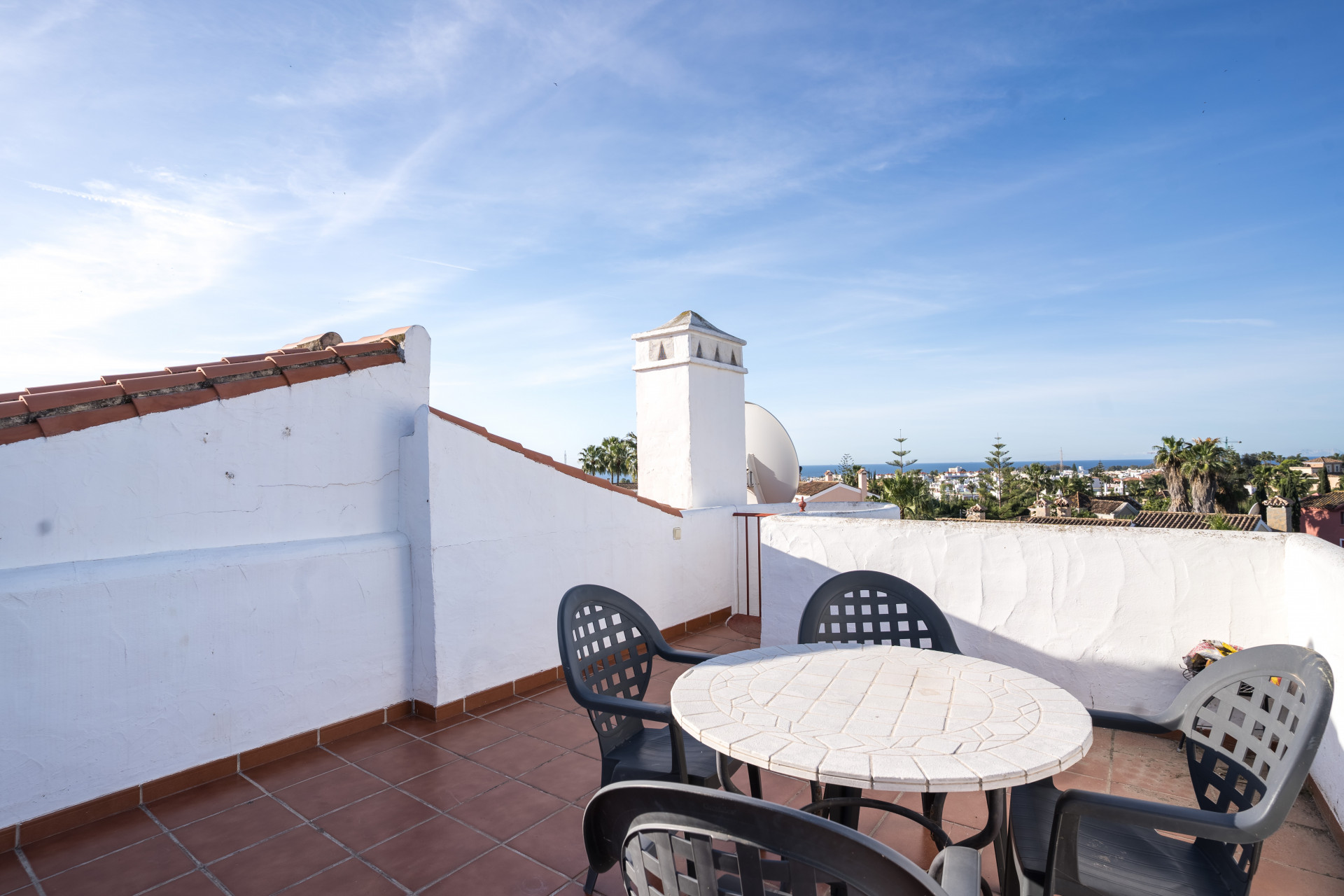Zonnig penthouse met 3 slaapkamers in Bel-Air in Estepona