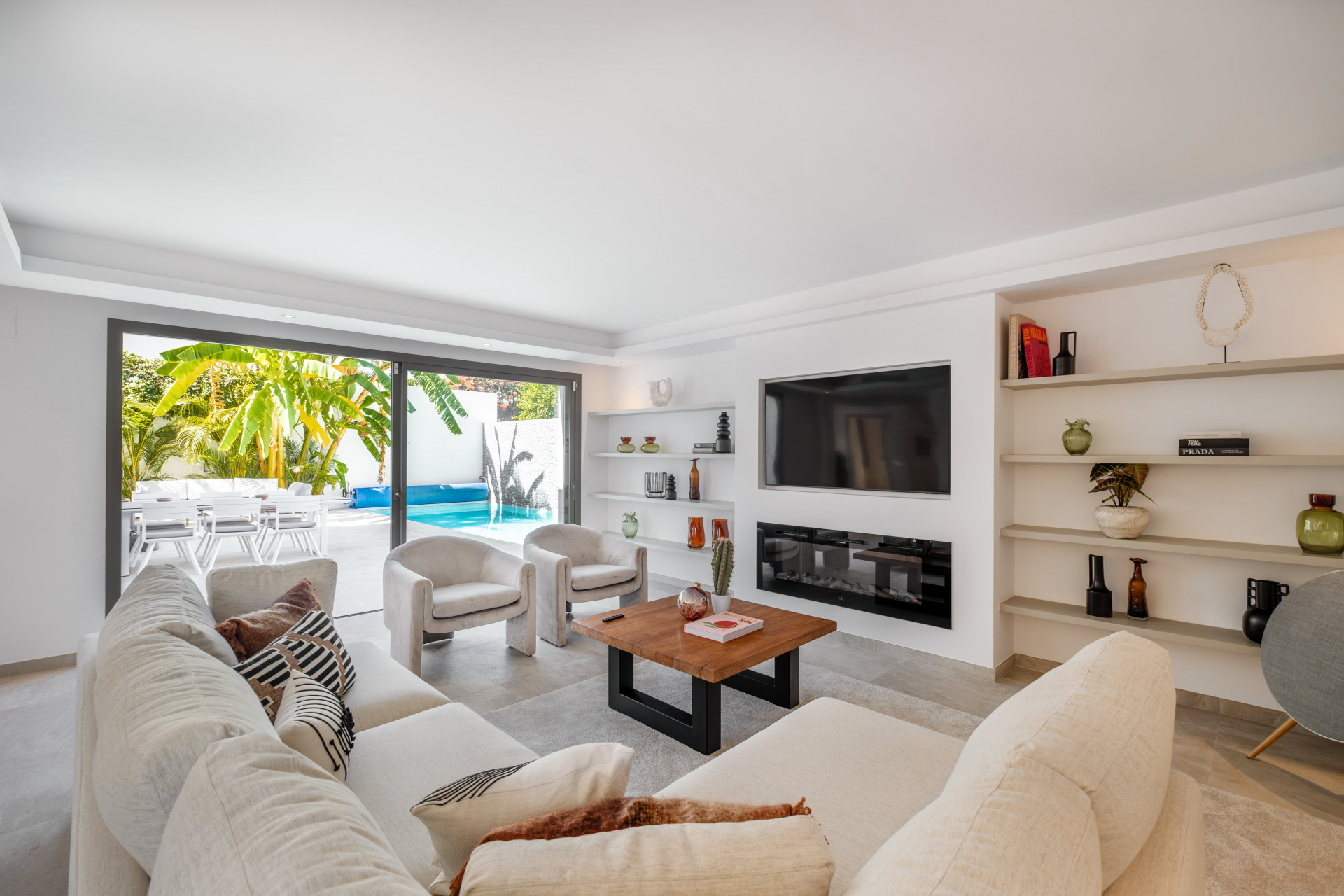 Impresionante villa de 5 dormitorios con comodidades premium en la Milla de Oro en Marbella