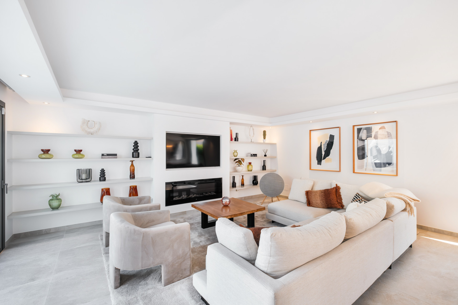 Impresionante villa de 5 dormitorios con comodidades premium en la Milla de Oro en Marbella