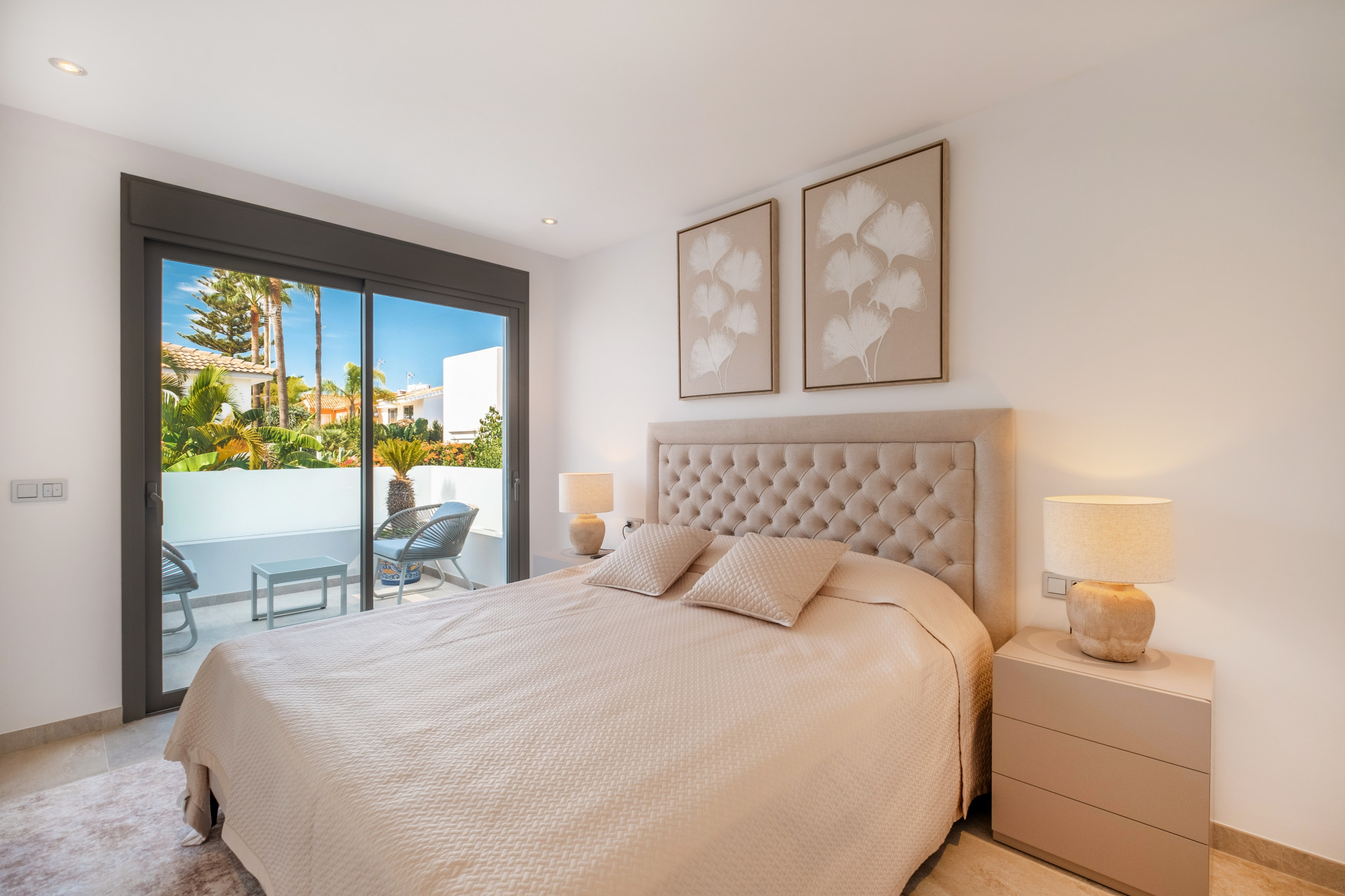 Impresionante villa de 5 dormitorios con comodidades premium en la Milla de Oro en Marbella