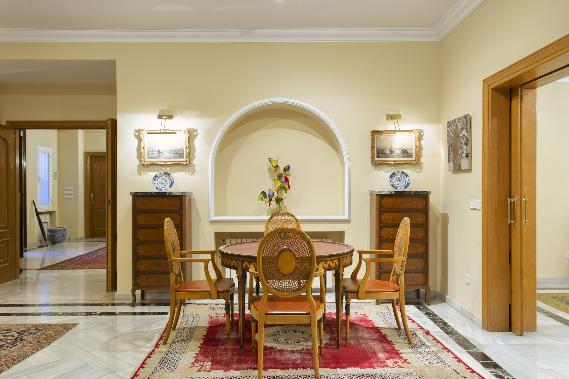 Classical-style beachside villa with open views in Guadalmina Baja in San Pedro de Alcantara