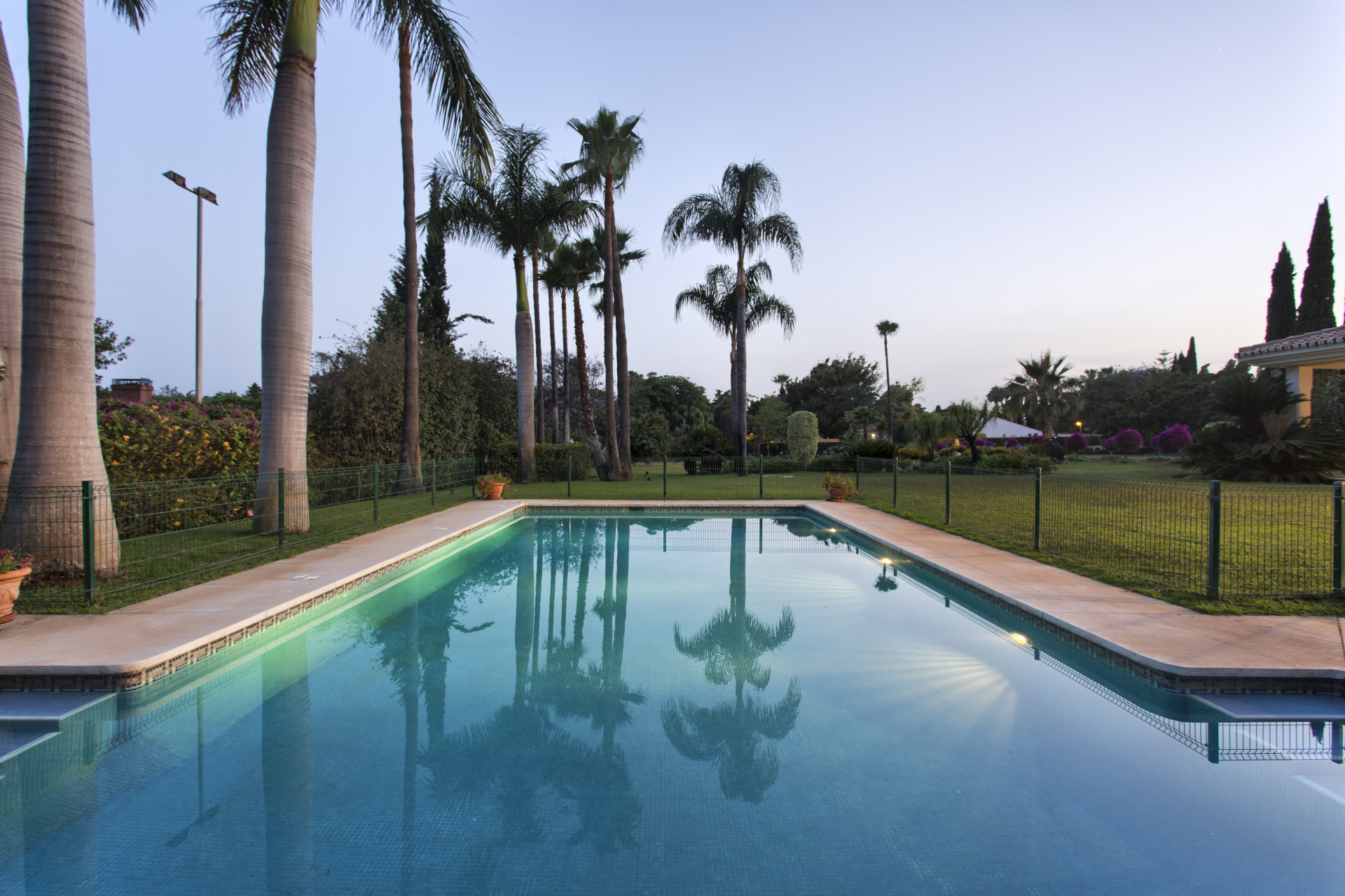 Classical-style beachside villa with open views in Guadalmina Baja in San Pedro de Alcantara