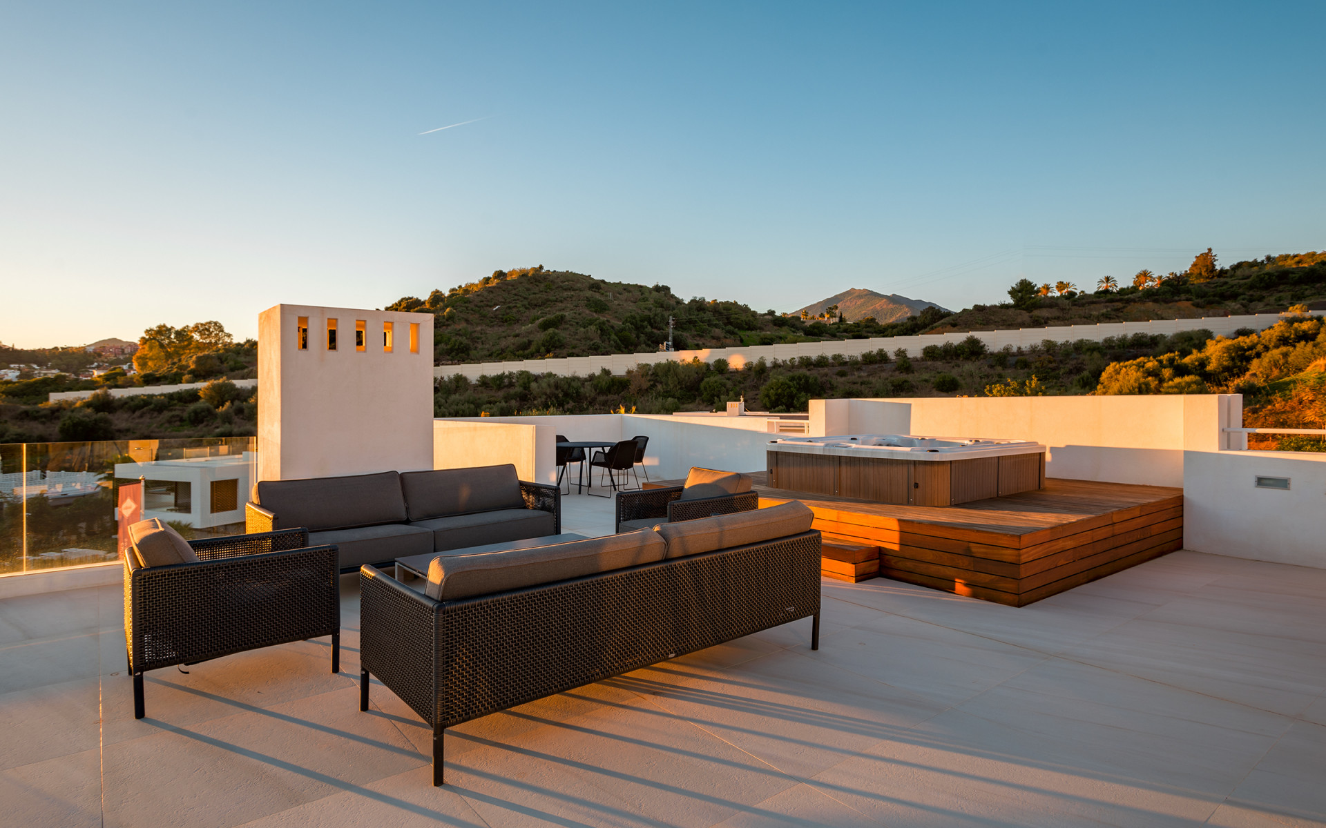 Luxe villa in een prestigieuze omheinde gemeenschap in de Golfvallei in Nueva Andalucia