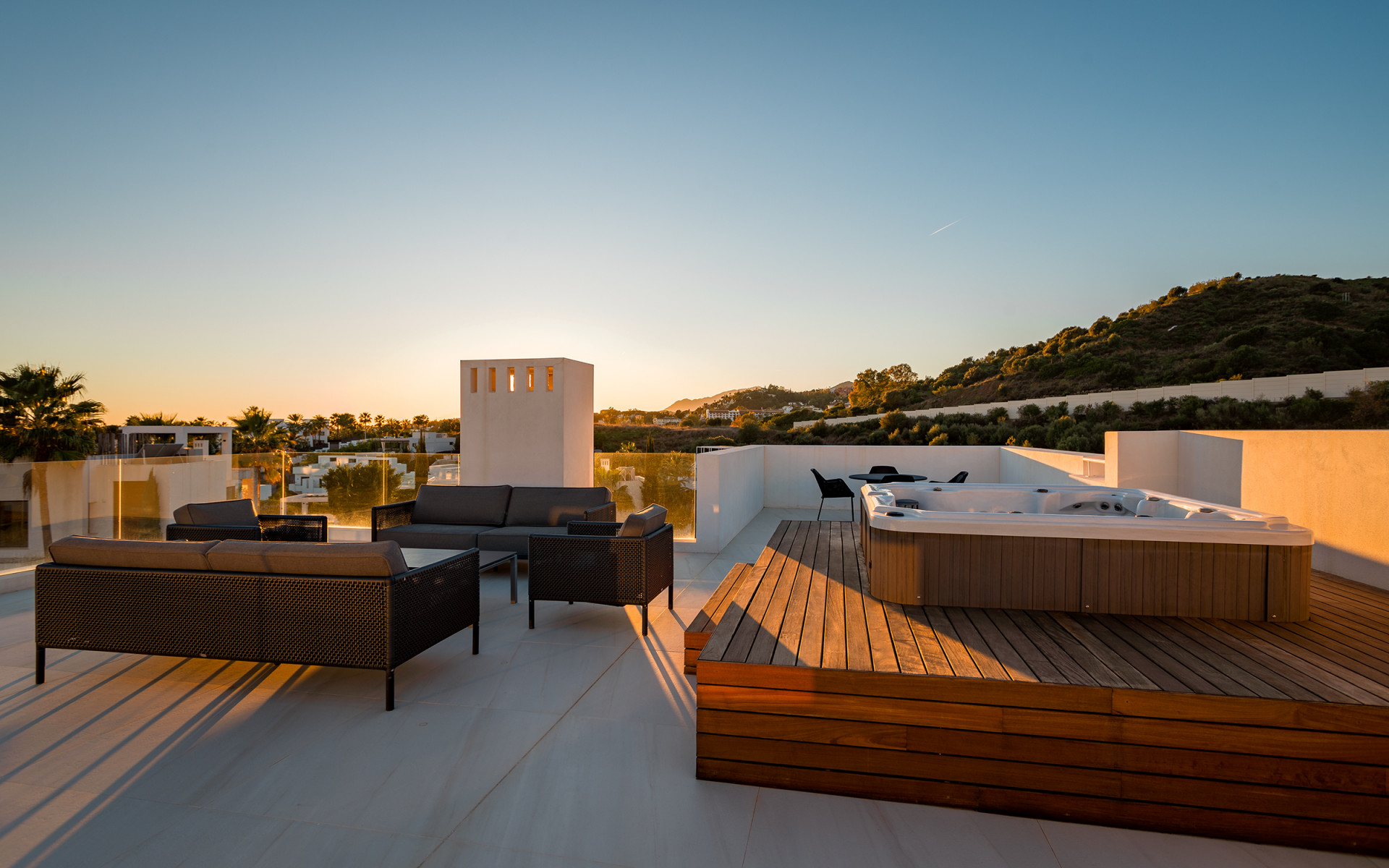 Luxe villa in een prestigieuze omheinde gemeenschap in de Golfvallei in Nueva Andalucia