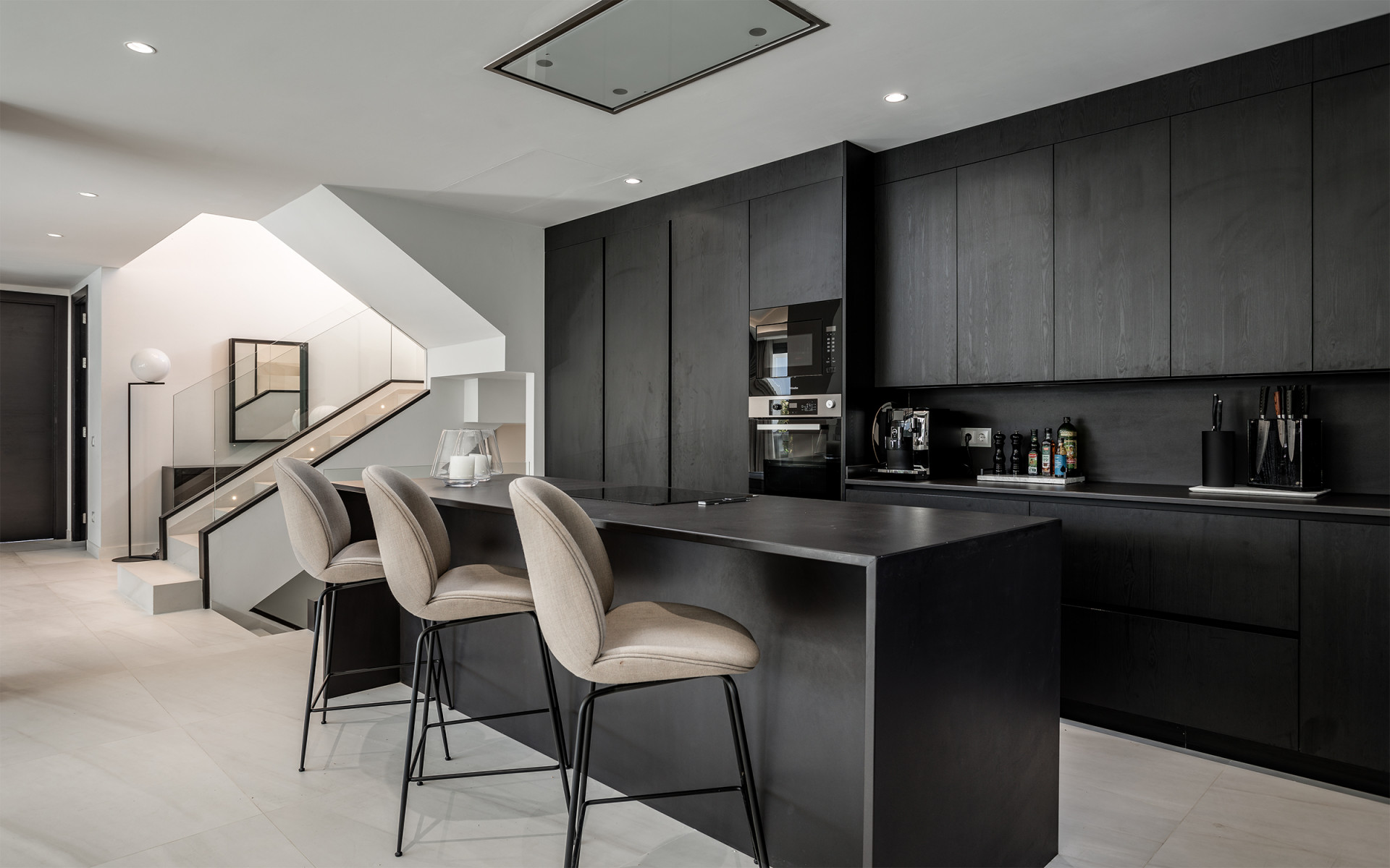 Luxe villa in een prestigieuze omheinde gemeenschap in de Golfvallei in Nueva Andalucia