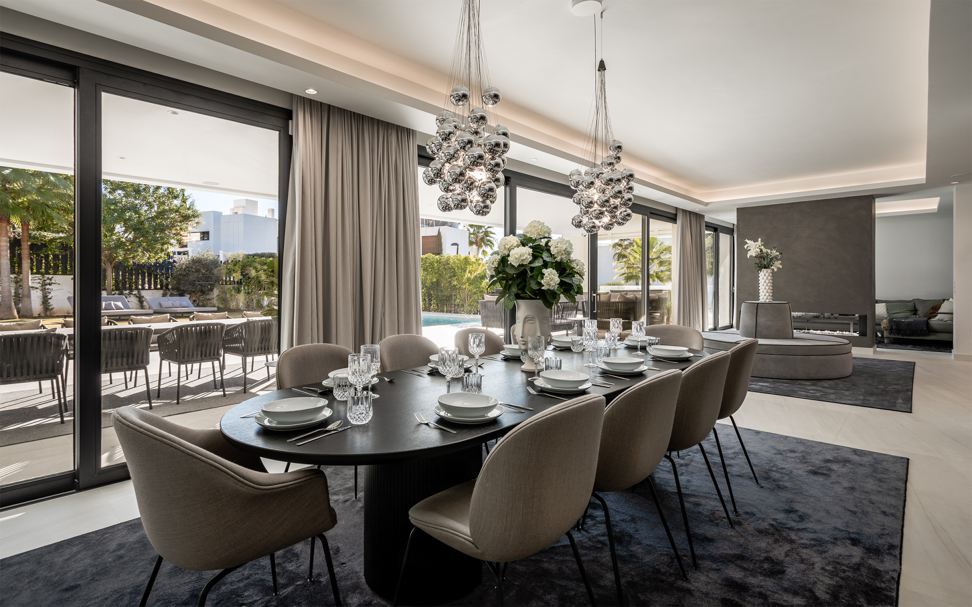 Luxe villa in een prestigieuze omheinde gemeenschap in de Golfvallei in Nueva Andalucia