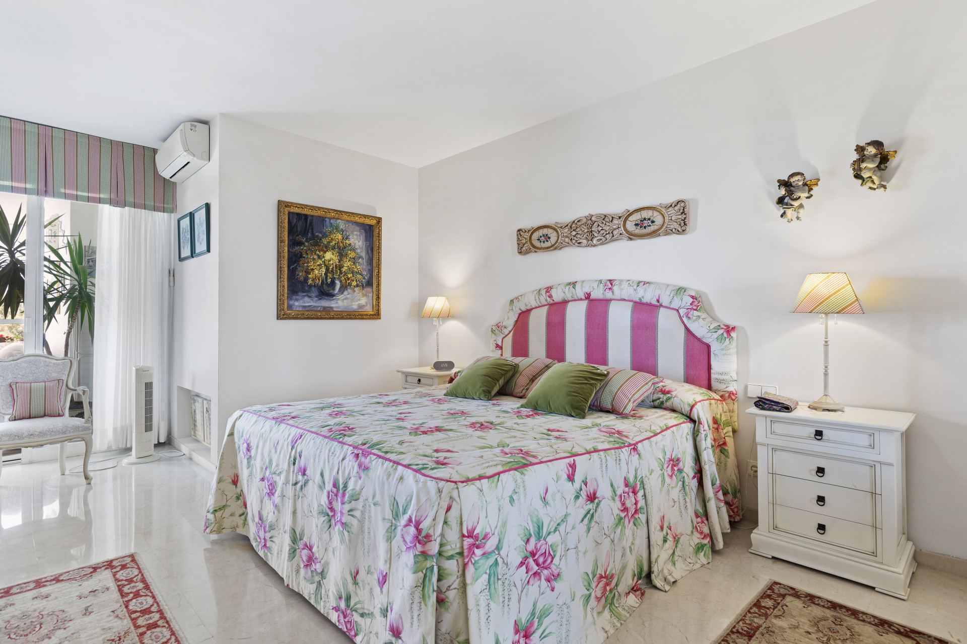 Spacious 3 bedroom apartment with beautiful views. in San Pedro de Alcantara