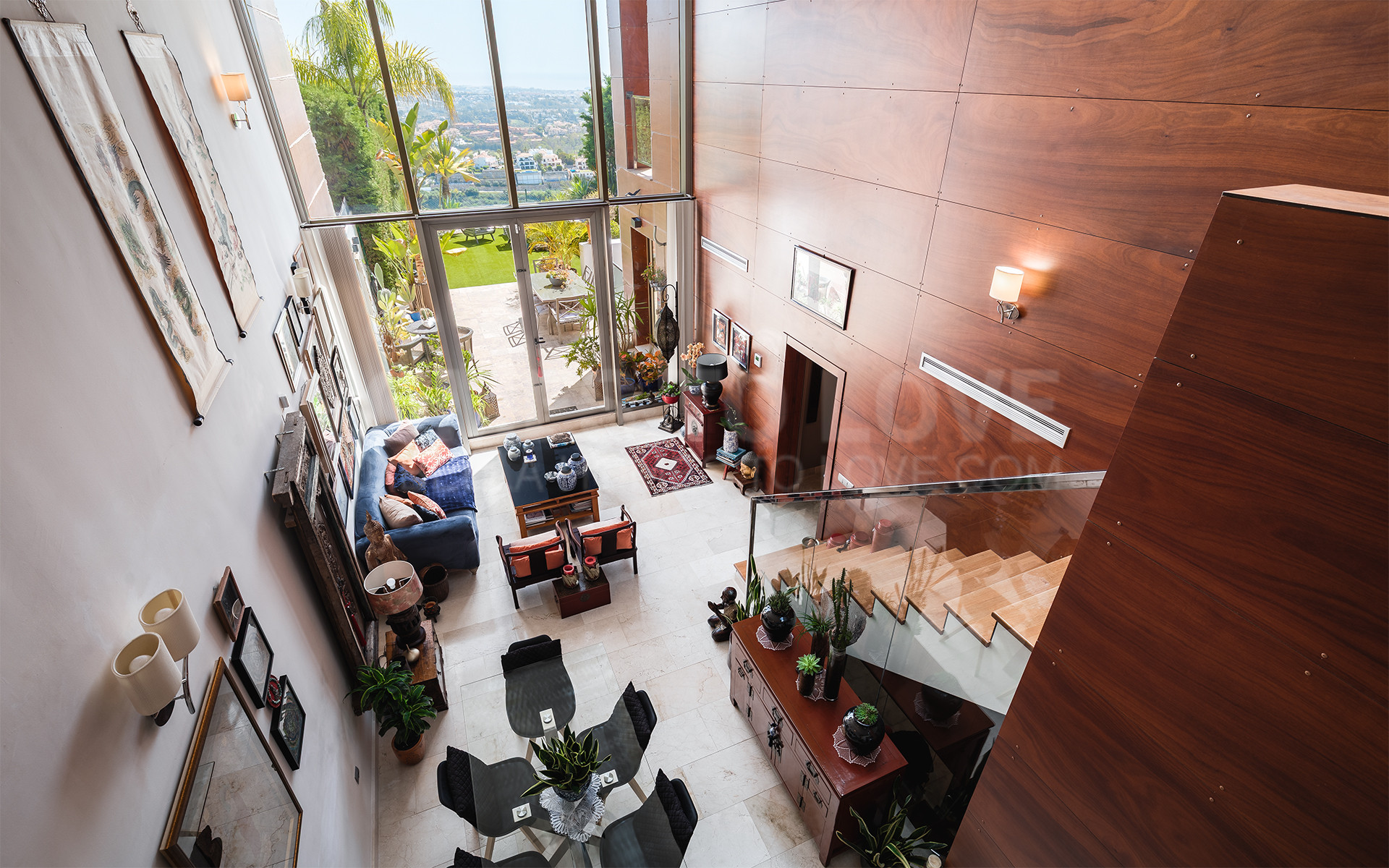 Contemporary Townhouse with Panoramic Views in a Gated Complex in Benahavís