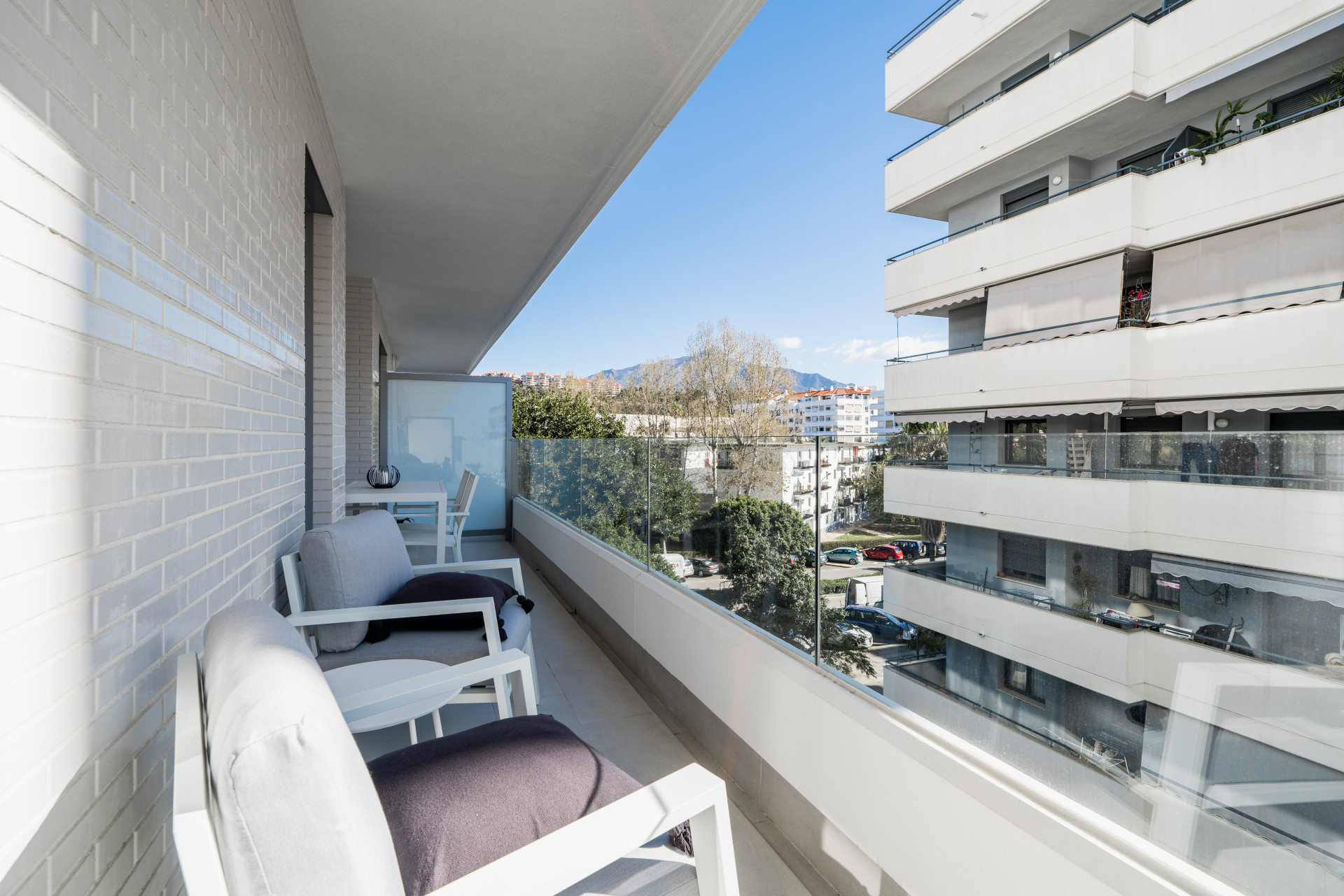 Brand-new 2-bedroom middle floor apartment in Aires de Guadaiza - La Campana