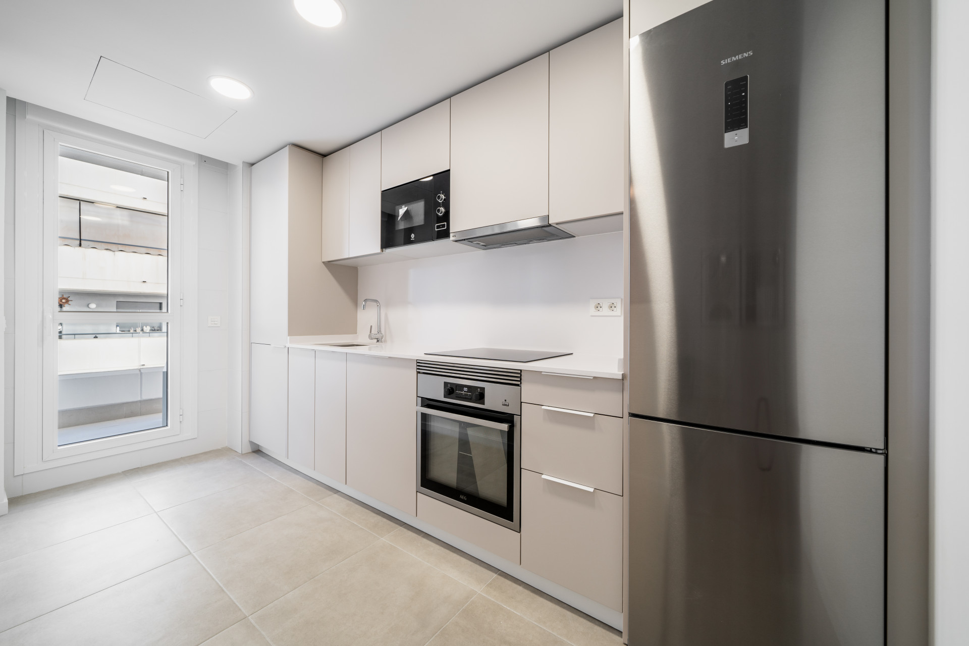Brand-new 2-bedroom middle floor apartment in Aires de Guadaiza - La Campana
