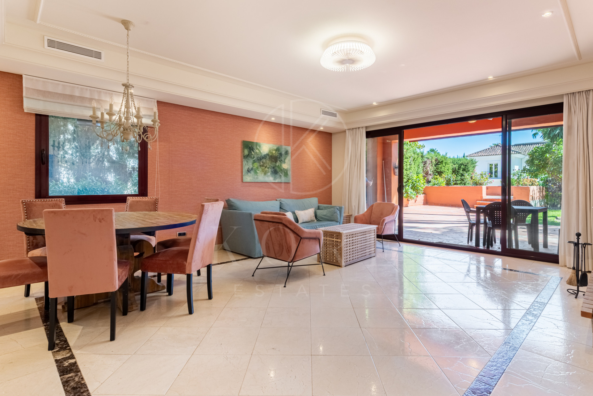 ADOSADO DE 4 DORMITORIOS EN ALQUILER EN LA MILLA DE ORO DE MARBELLA