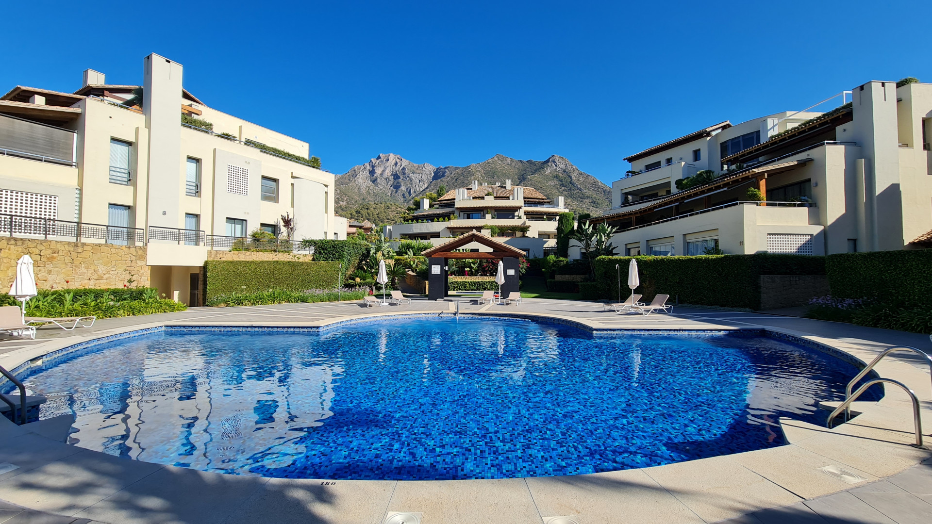 Large apartment for sale in Imara, Sierra Blanca, Marbella