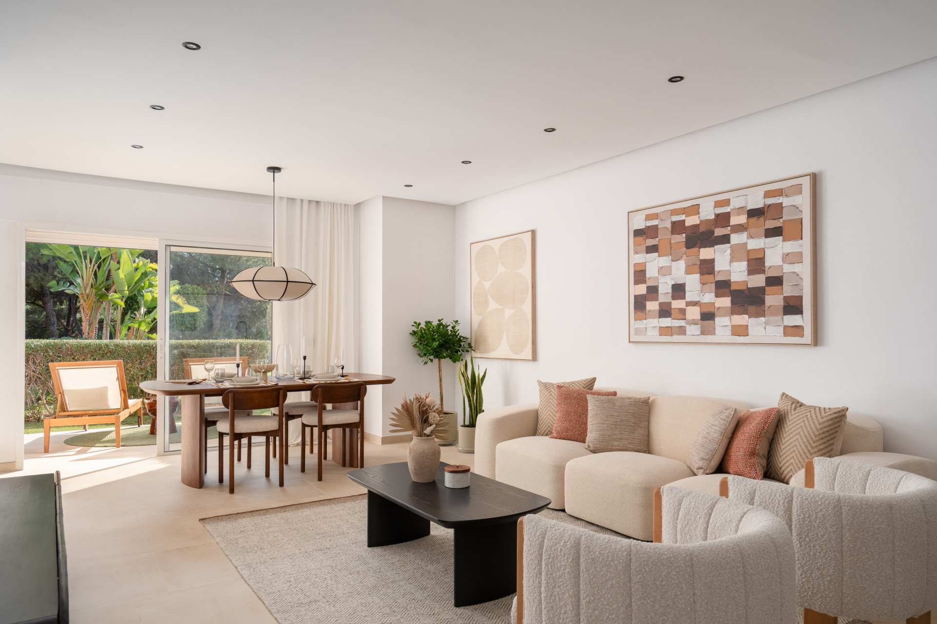 3 Bedroom Ground Floor Renovated in Gated Urbanisation