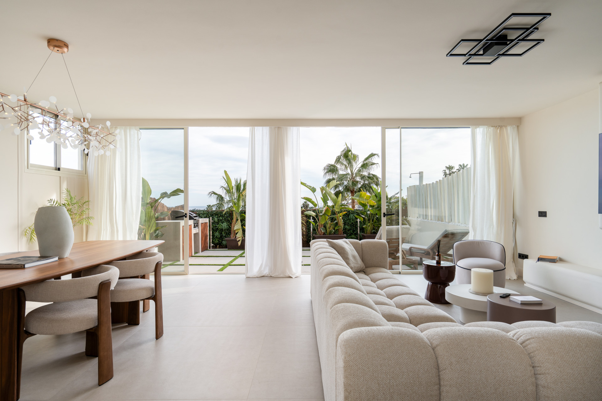 3 Bedroom 3 Bathroom Fully Renovated Apartment Les Belvederes