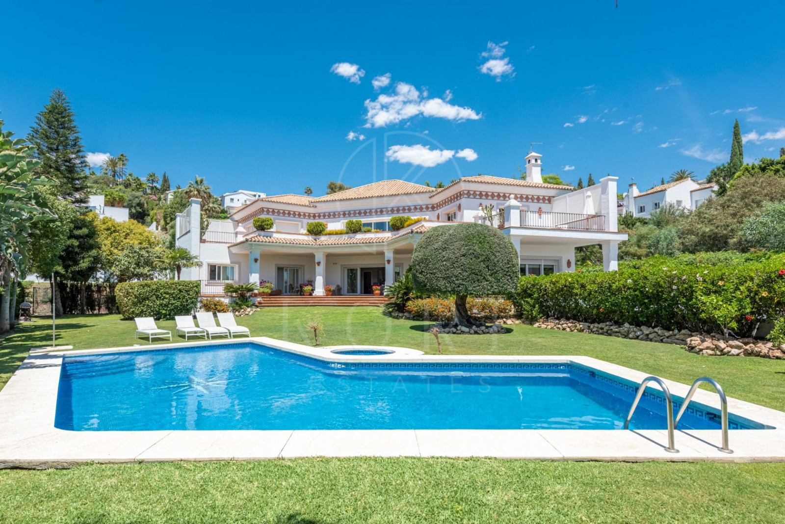 Villa de lujo andaluza en El Paraíso Alto