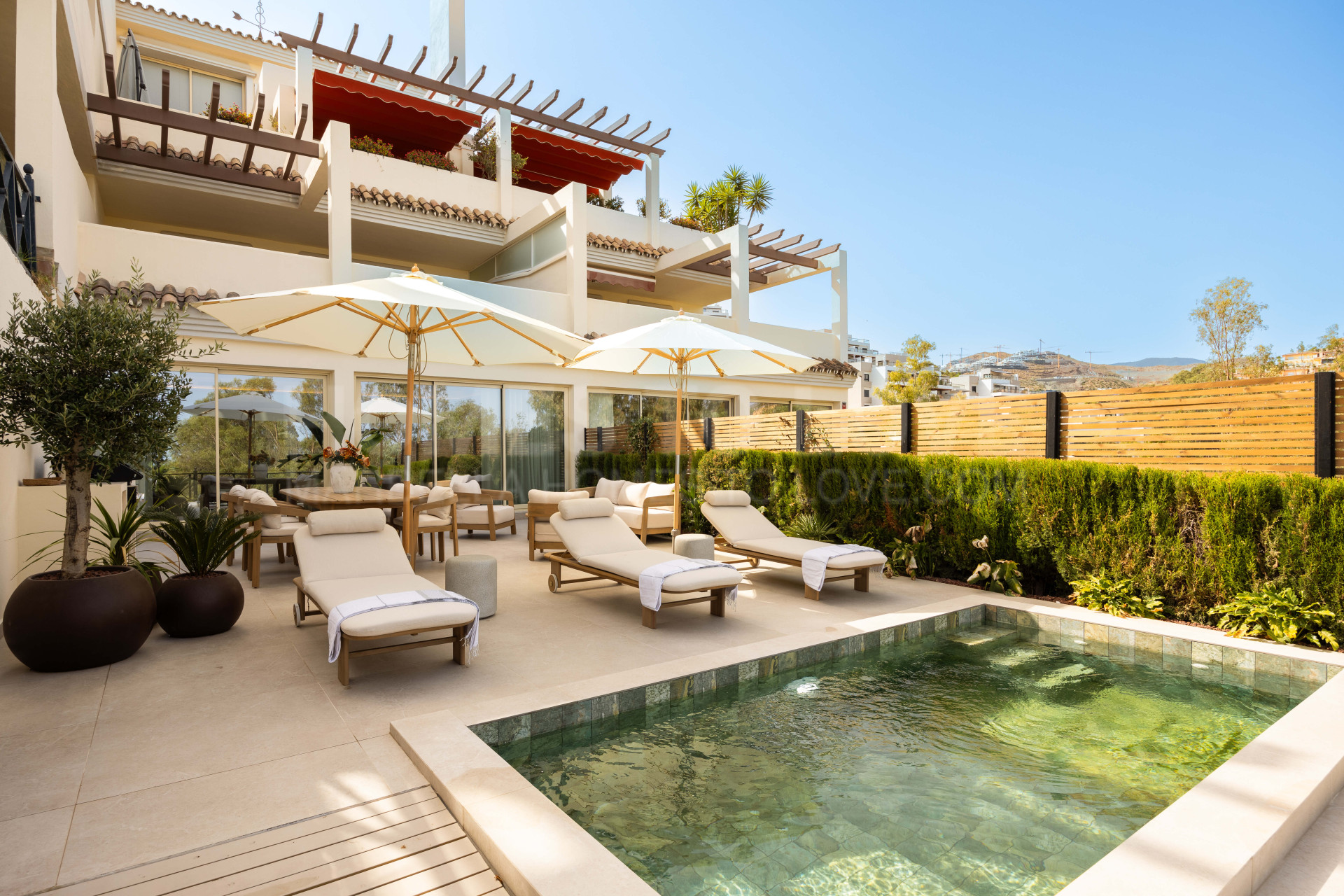 Luxury Ground Floor Apartment in Les Belvederes, Nueva Andalucía