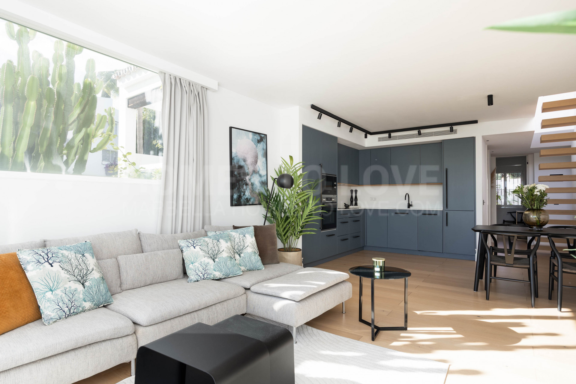 Beautifully Renovated Apartment with Stunning Views in Nueva Andalucía