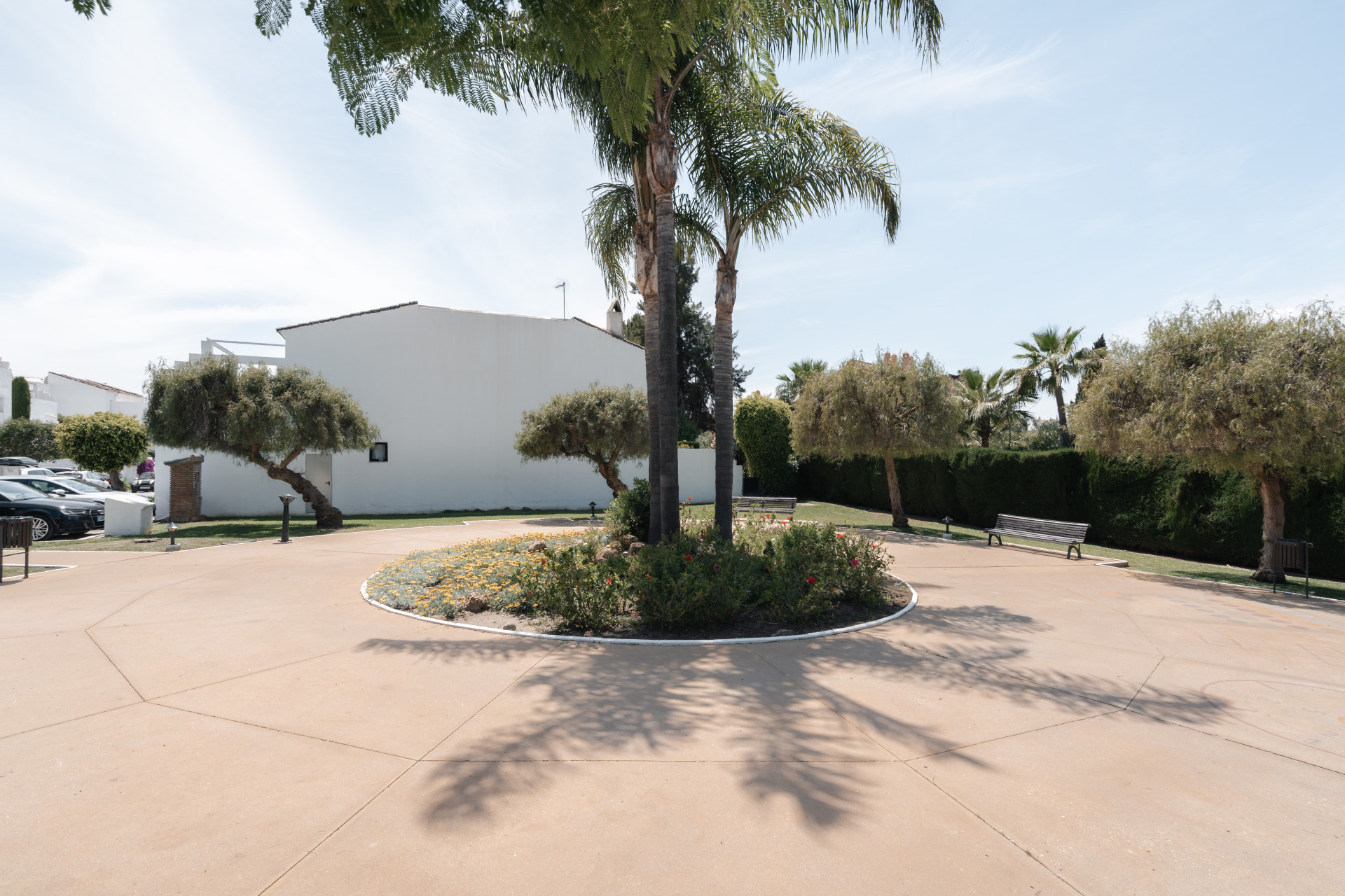 Spacious townhouse with villa feel in Señorío de Cortés · Photo 46