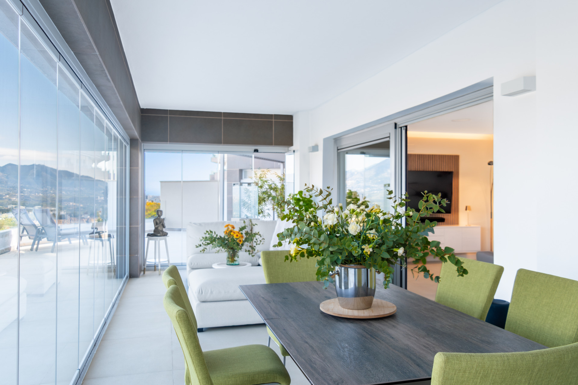 Extraordinary apartment with huge terrace & panoramic views