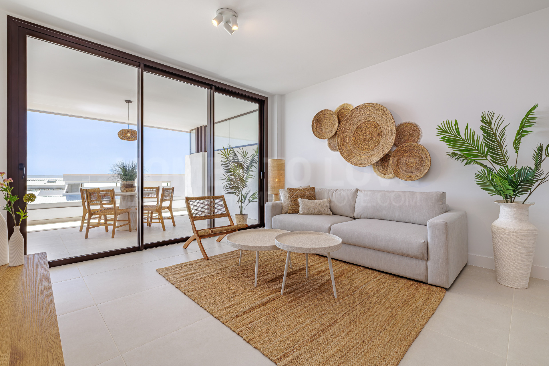 Contemporary Apartment with Exceptional Outdoor Space in Lomas del Higuerón
