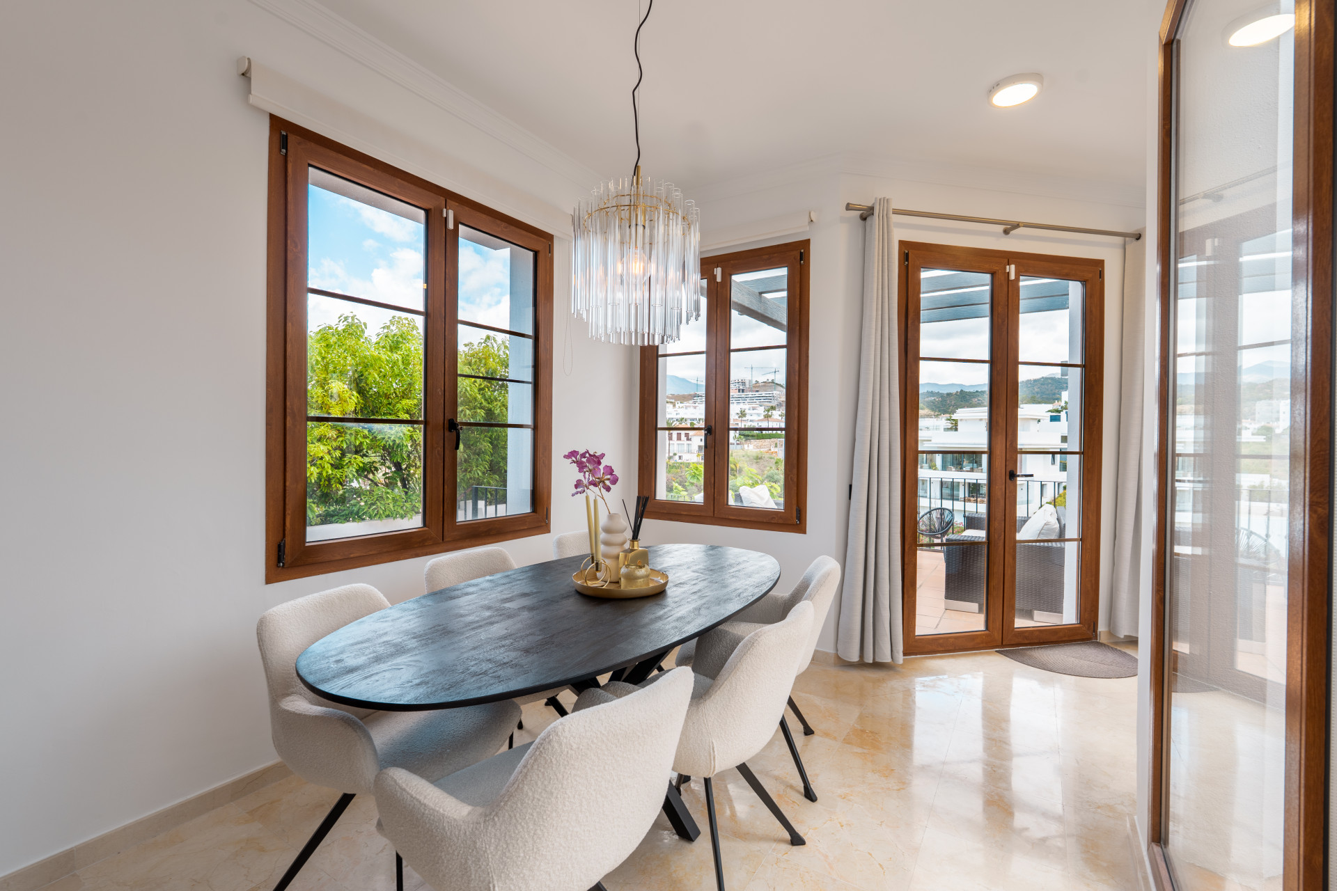 Elegant Andalusian Villa Frontline Golf in La Resina, Estepona