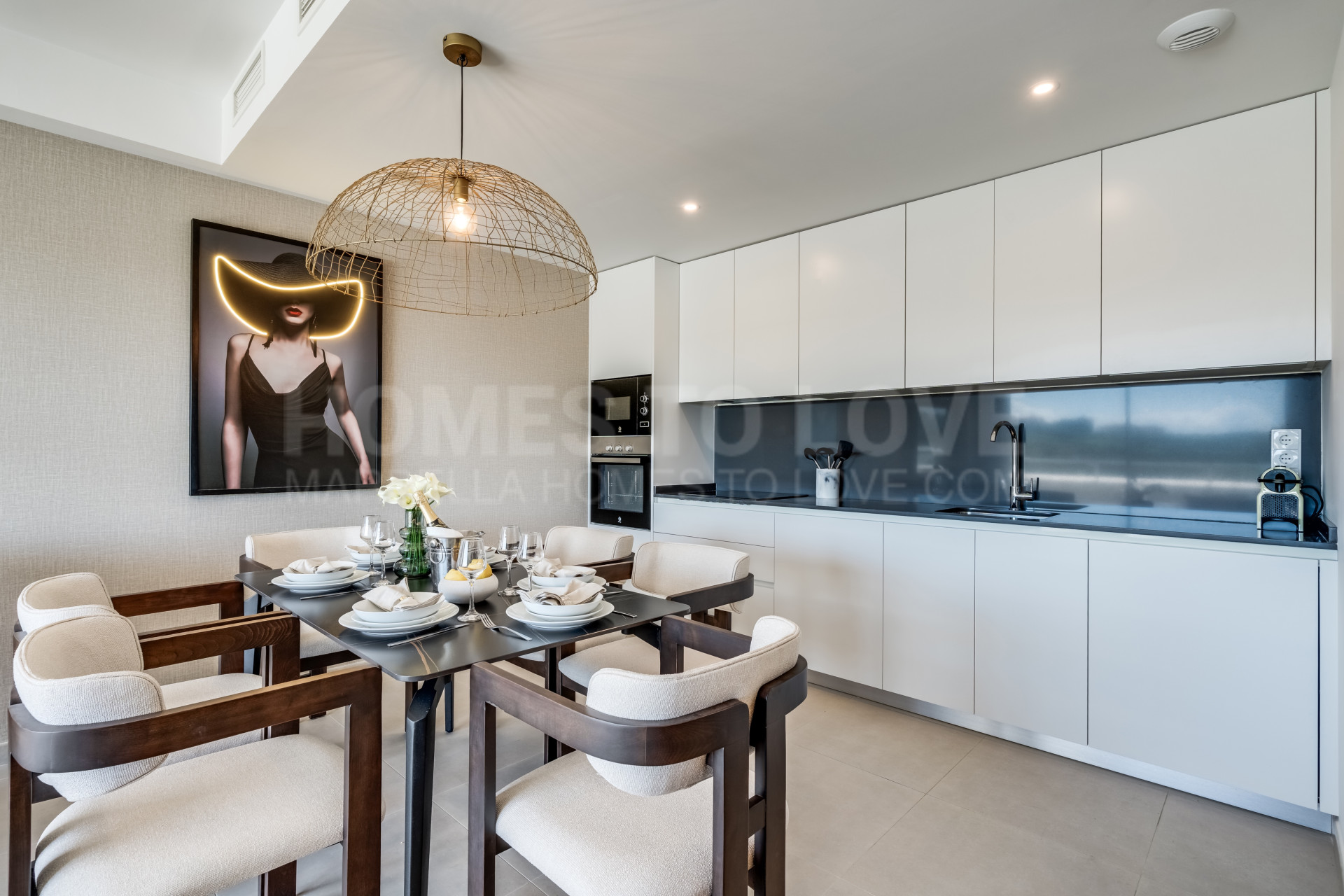 Contemporary 2-Bedroom Apartment in Oceana Gardens, Cancelada