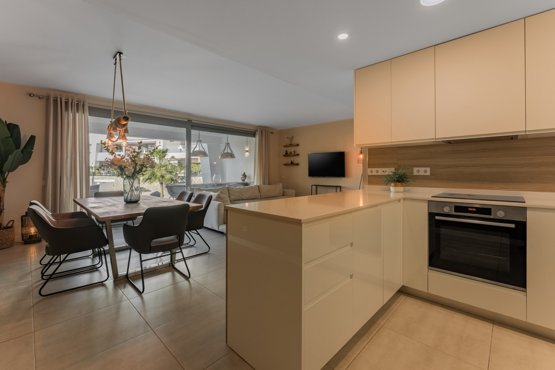 Moderno apartamento de 3 dormitorios en Vanian Gardens, Estepona