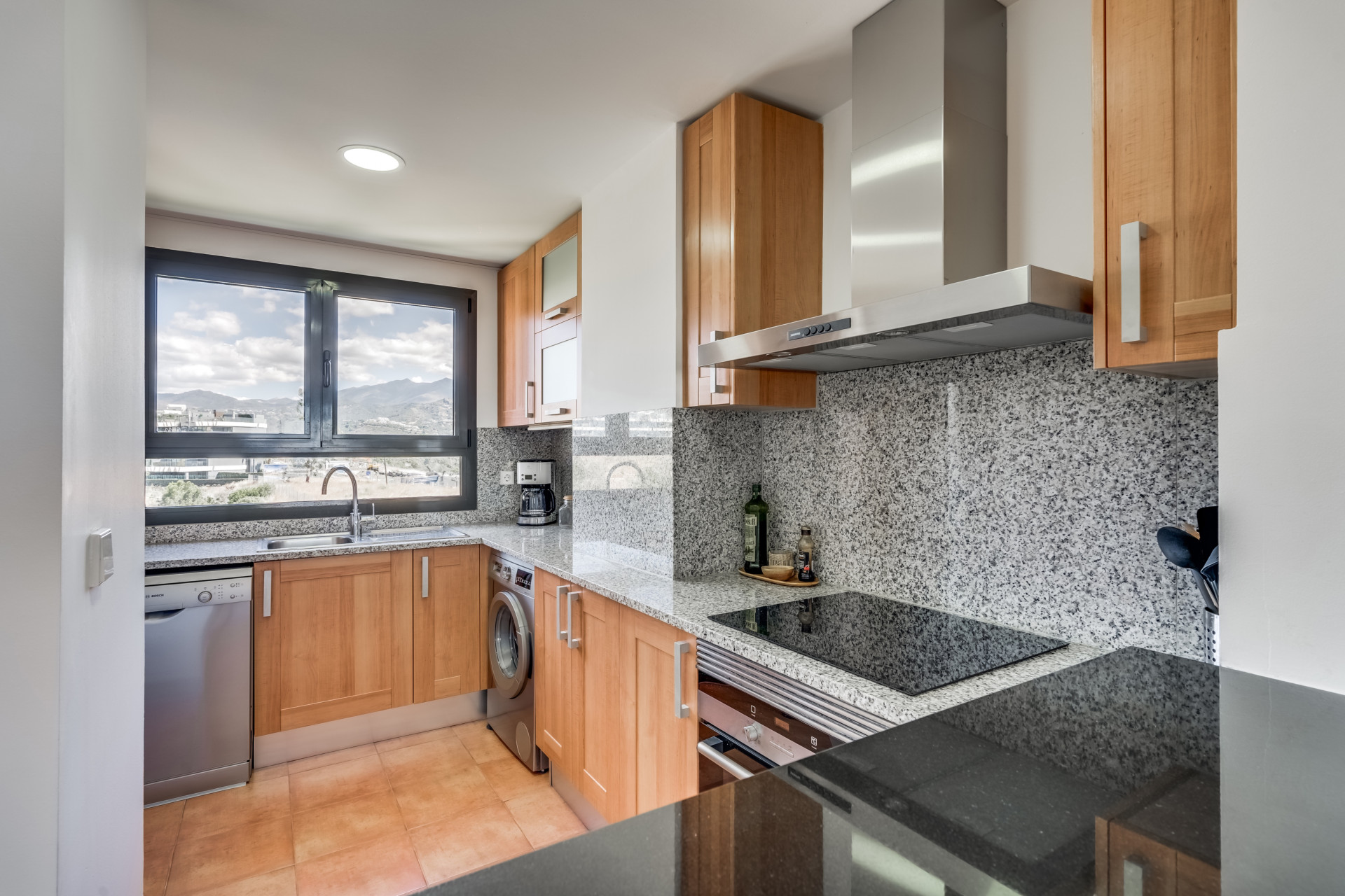 Ático Dúplex de Lujo con Vistas Panorámicas al Mar – Sunset Golf, Estepona