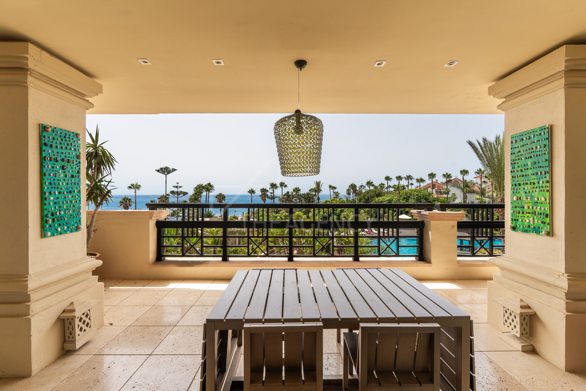 Apartment Laguna de Banus - First-Floor Beachfront Apartment with Spacious Interiors – Laguna de Banus, Puerto Banús