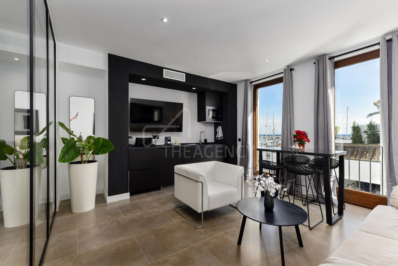 Apartment Marina - Frontline Marina Apartment in Puerto Banús