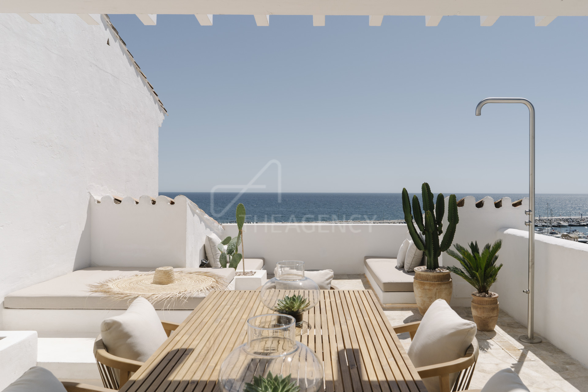 Stylish Apartment with Spectacular Terrace and Marina Views, Puerto Banús