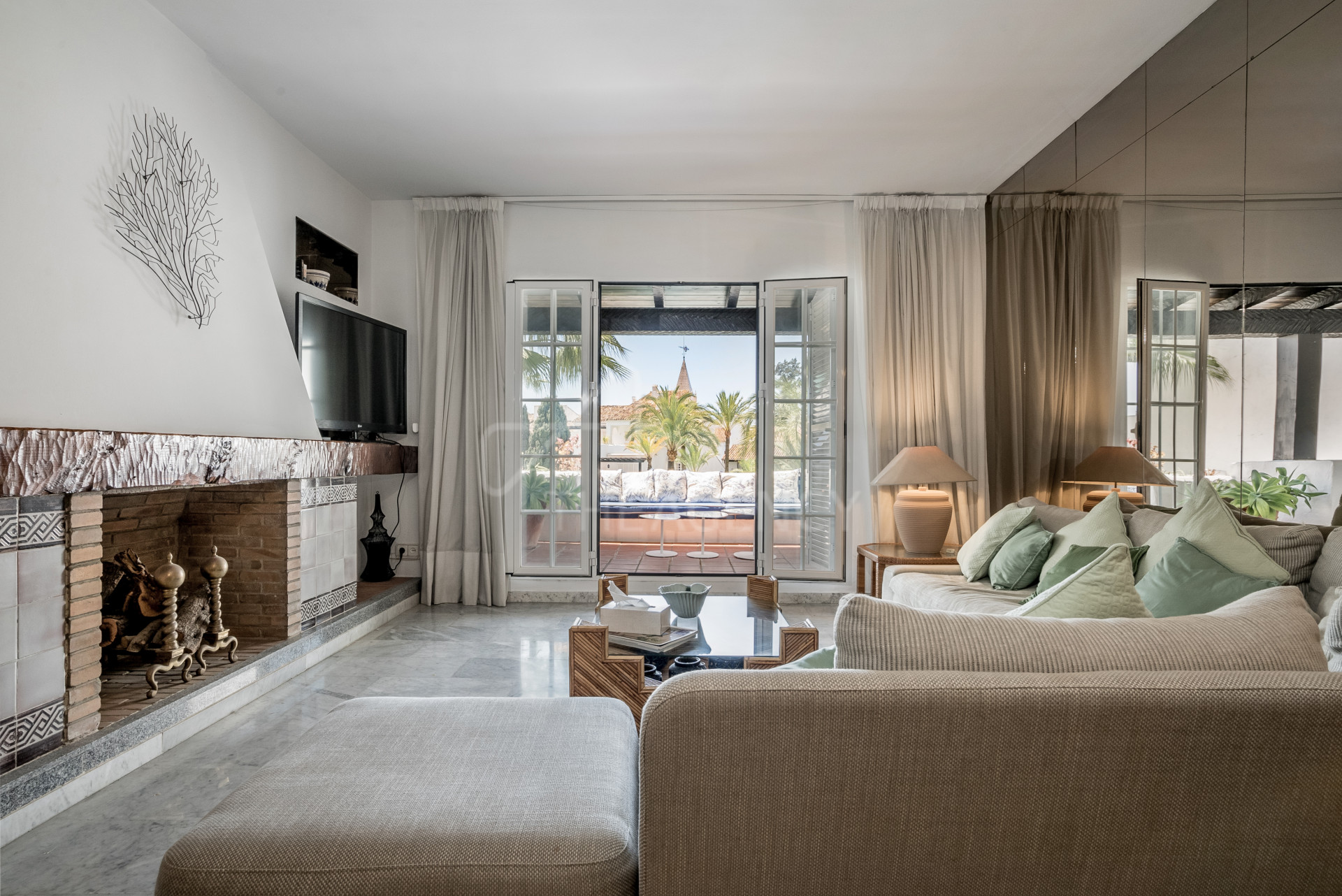 Exquisite Penthouse in Puente Romano II, Marbella's Golden Mile