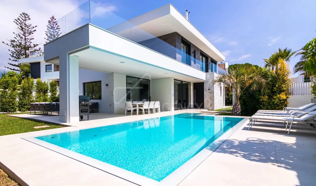 Spectacular Beachside Villa in Marbella, Golden Mile
