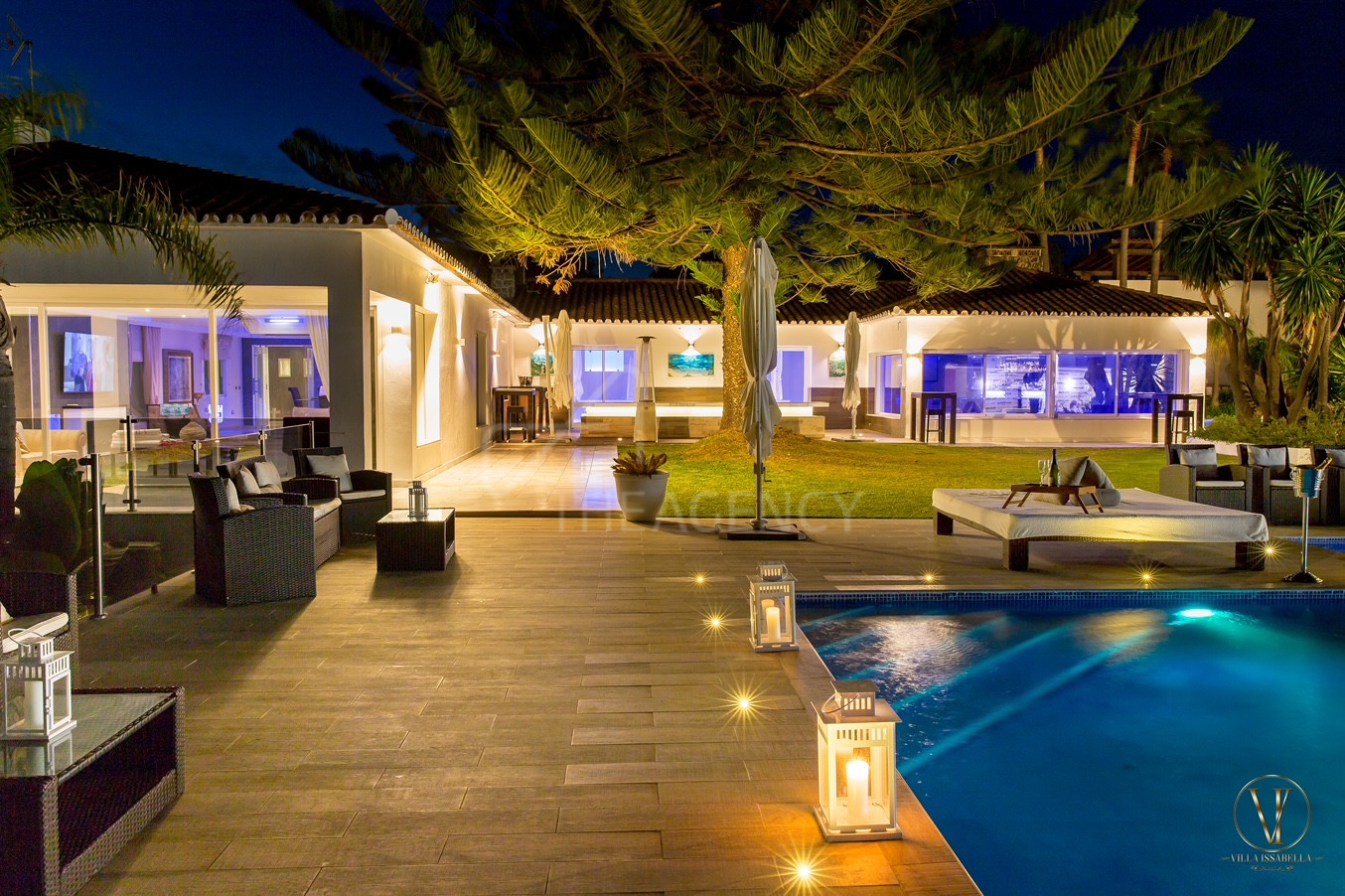Majestic 8-Bedroom Villa with Stunning Mediterranean Views in Elviria, Marbella East